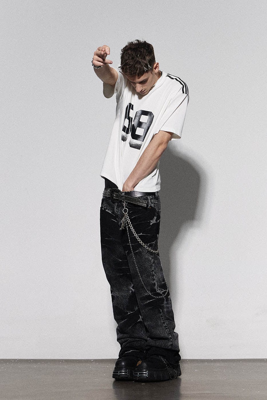 DND4DES Lightning Crease Washed Flared Jeans Black