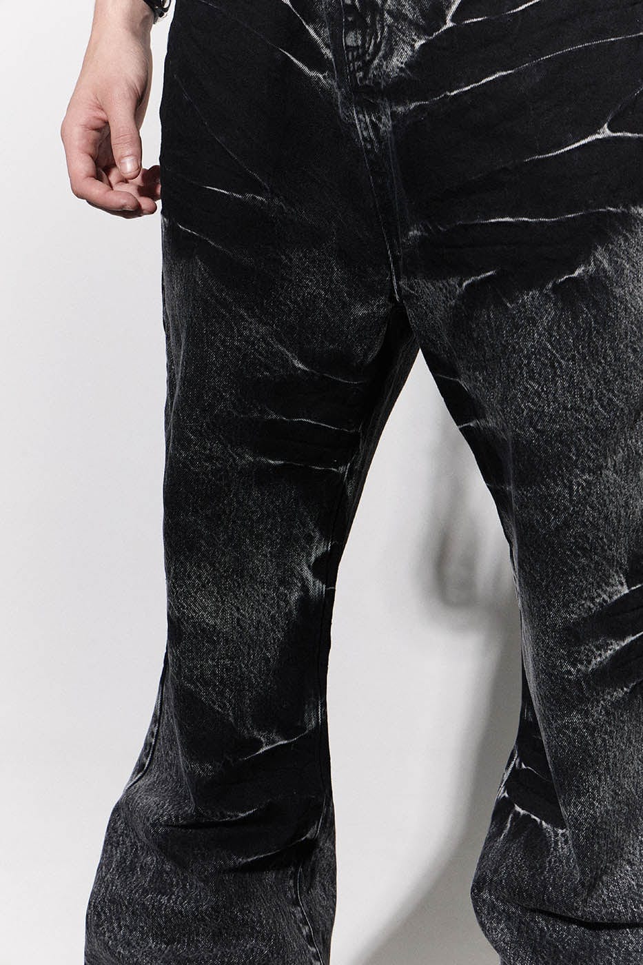 DND4DES Lightning Crease Washed Flared Jeans Black