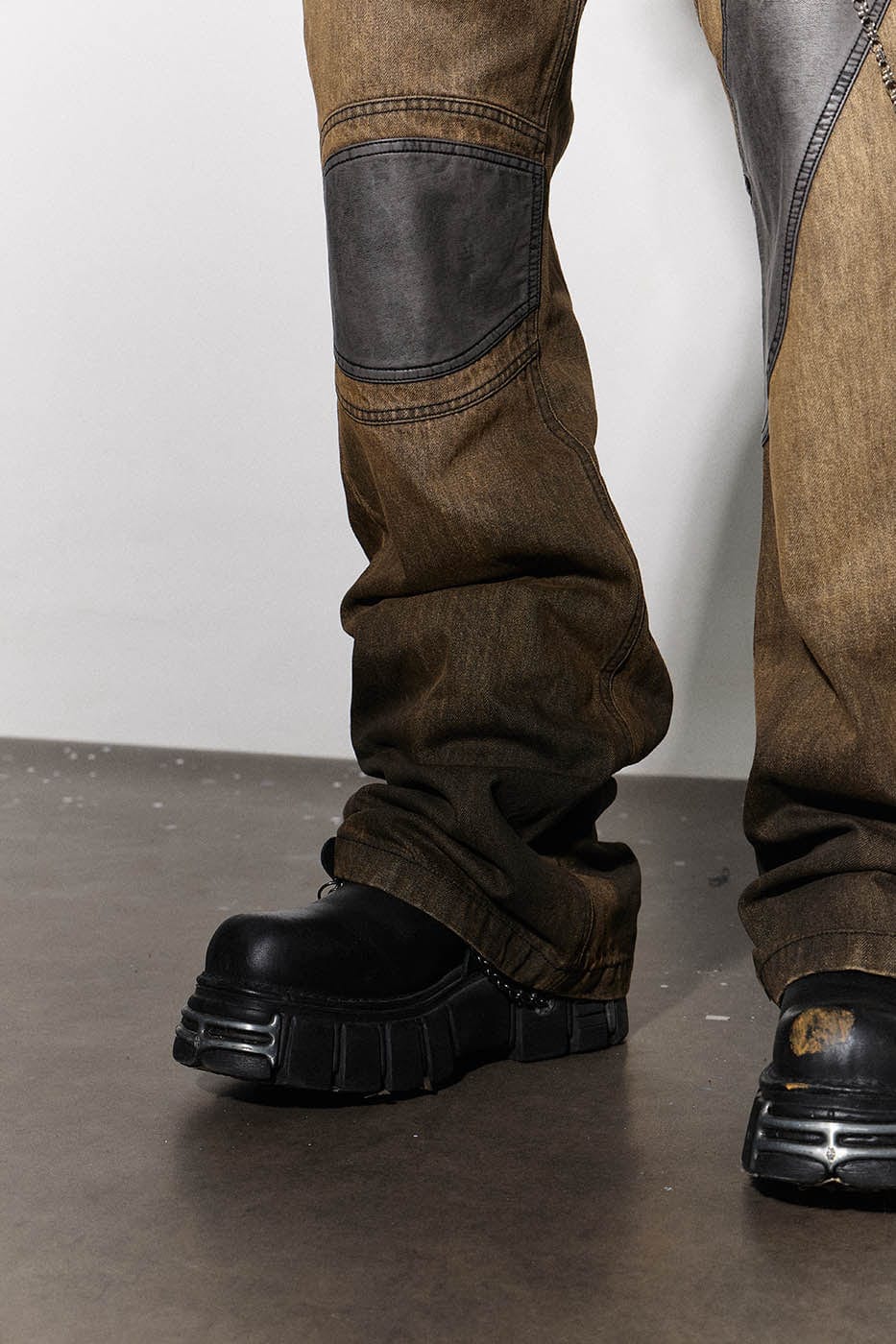DND4DES Asymmetrical Deconstructed Faded Flared Jeans