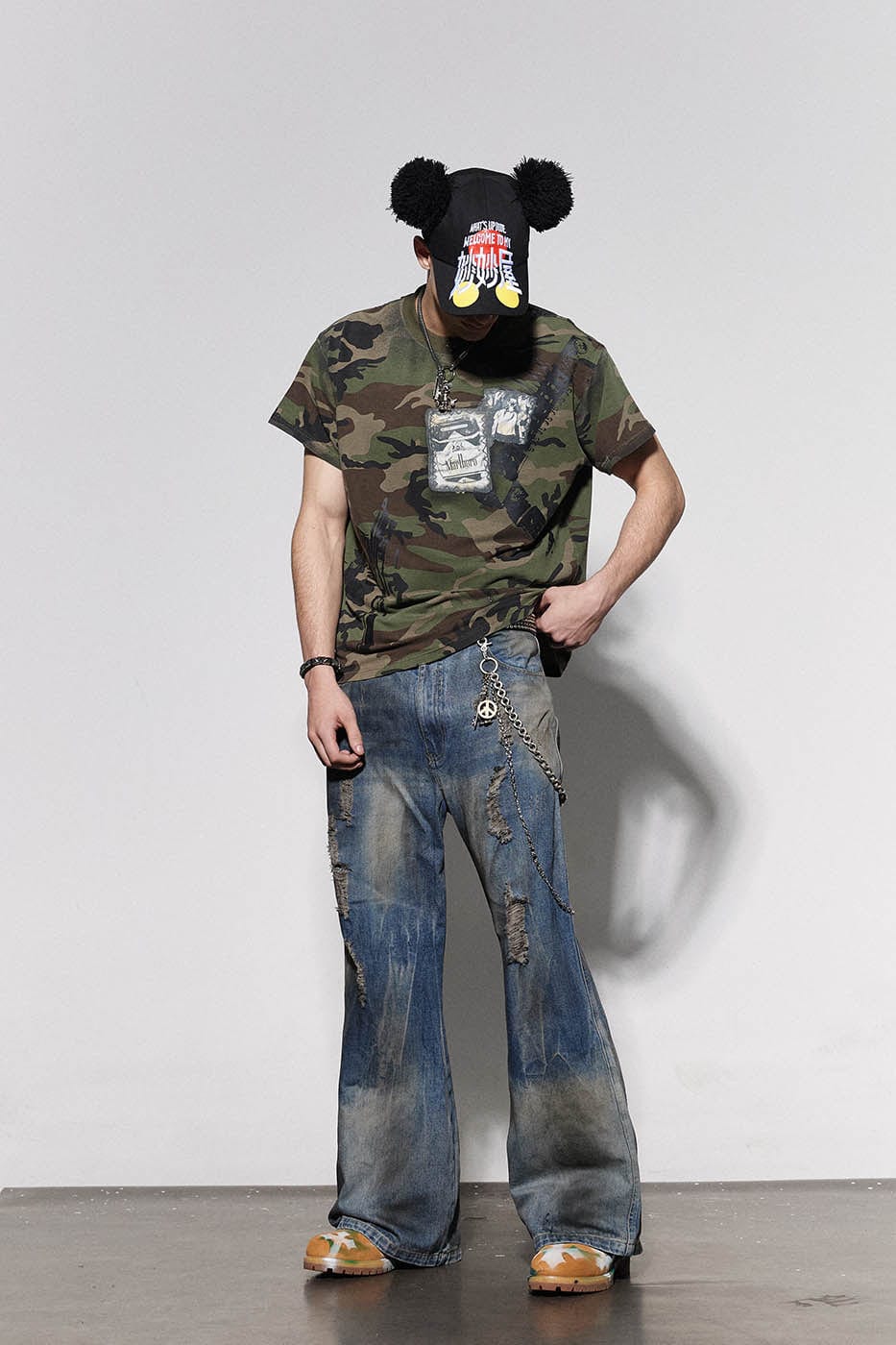 DND4DES Distressed Dusty Flared Jeans