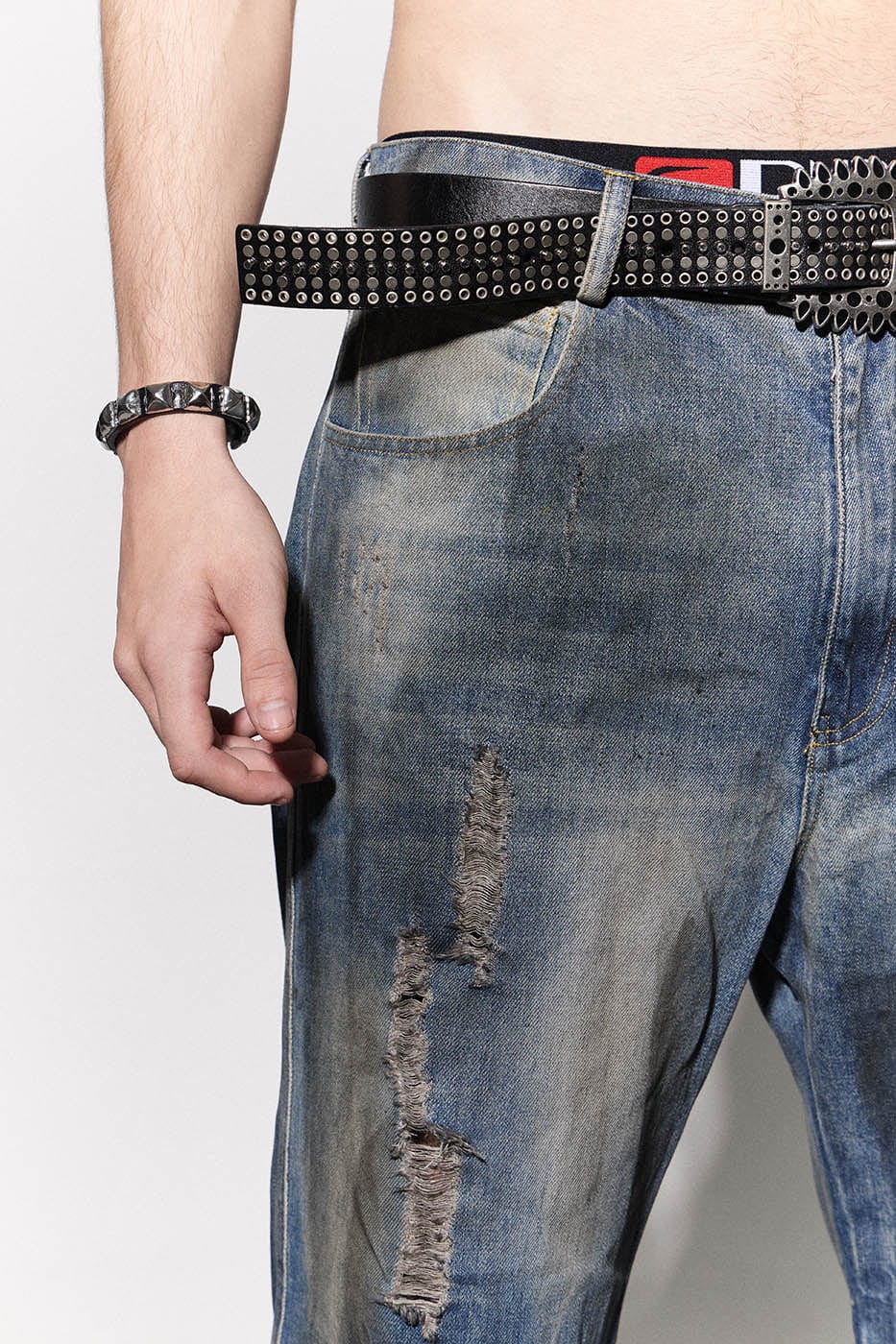 DND4DES Distressed Dusty Flared Jeans