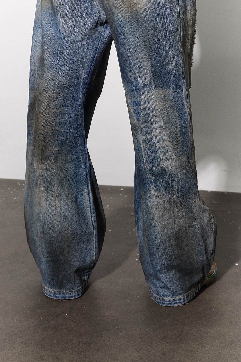 DND4DES Distressed Dusty Flared Jeans