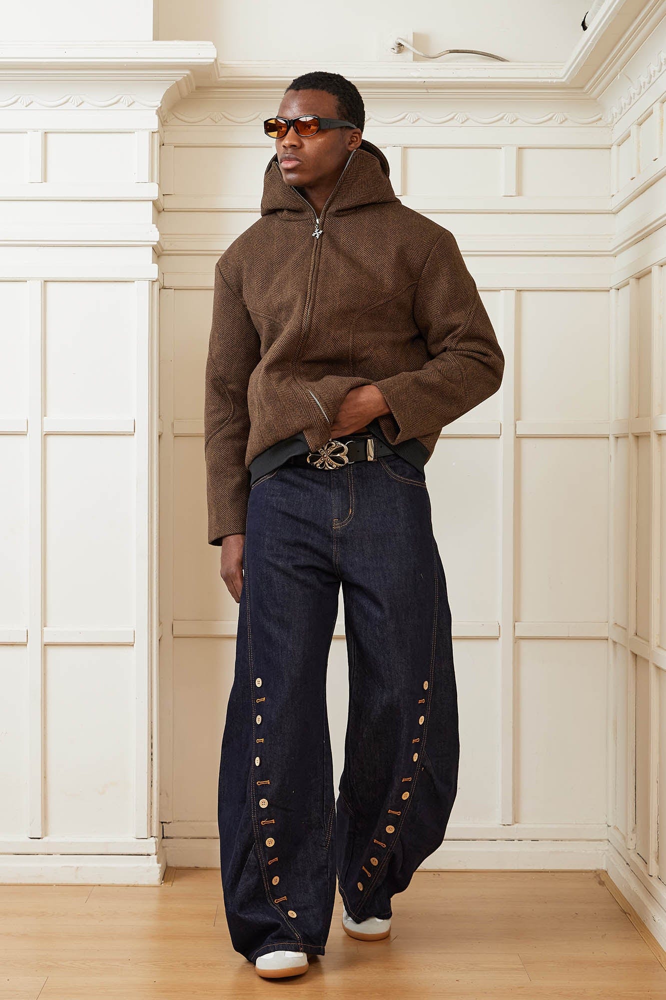KREATE Button-Trim Flared Jeans