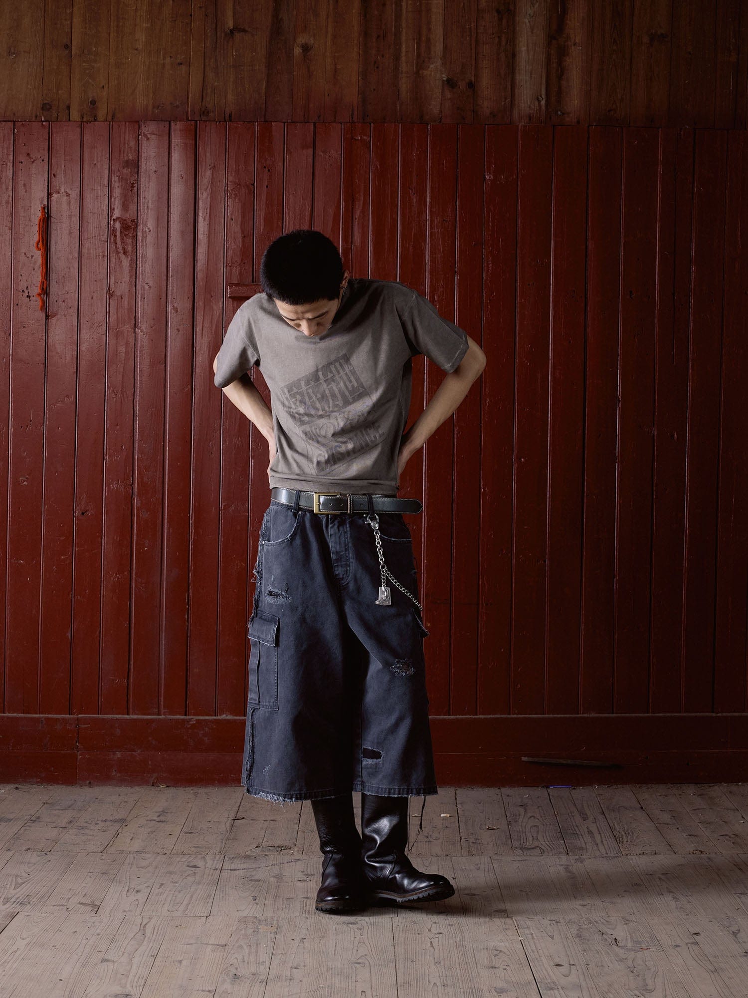 IN EXISTENCE Distressed Multi-Pocket Straight-Leg Cargo Shorts