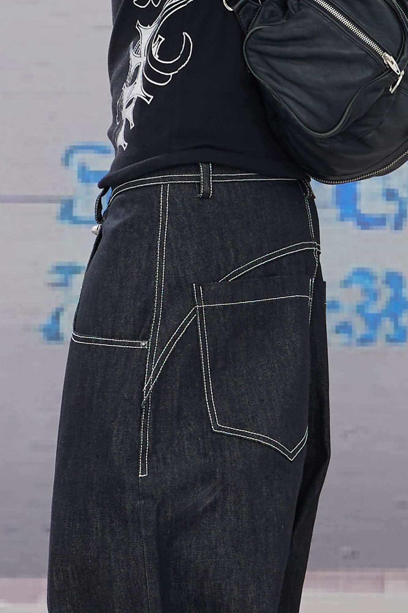 DND4DES Airplane-Buckle Curved Baggy Jeans