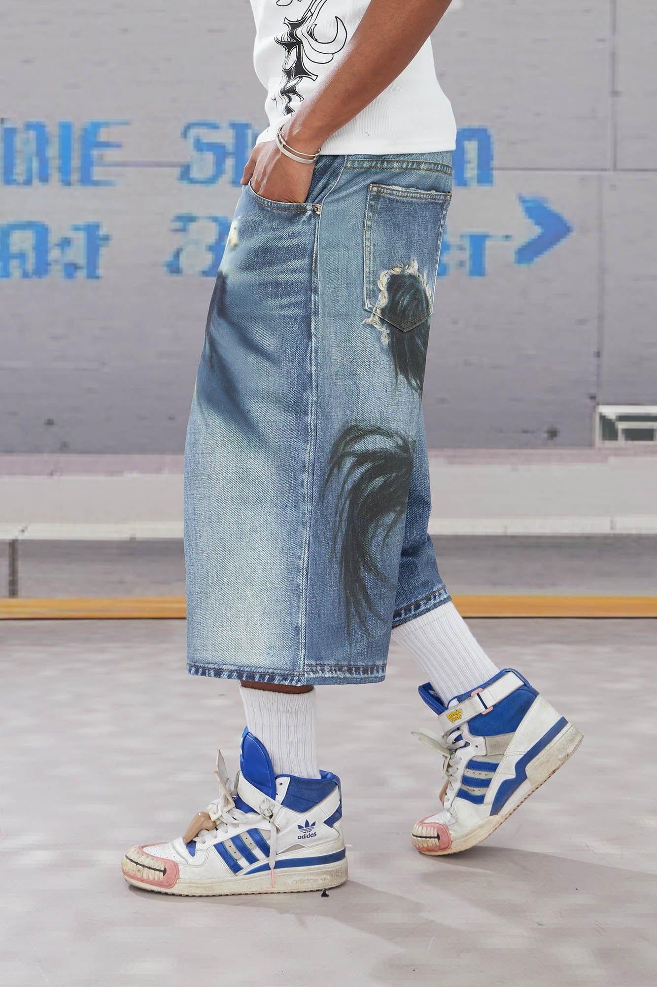 DND4DES Horse Graphics Washed Bermuda Denim Shorts
