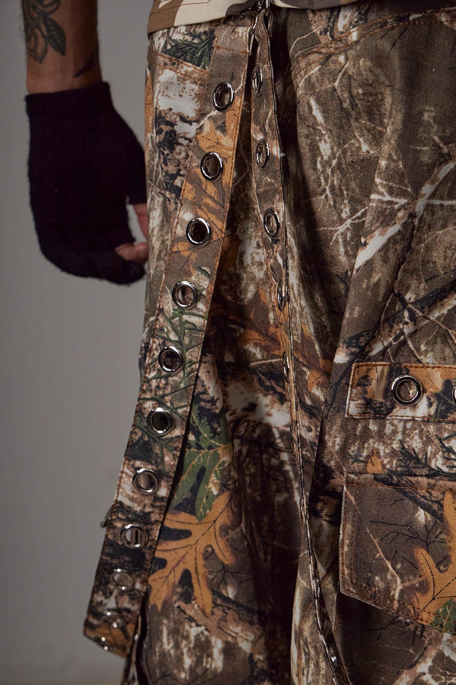 DND4DES Camo Detachable Strapped Cargo Pants