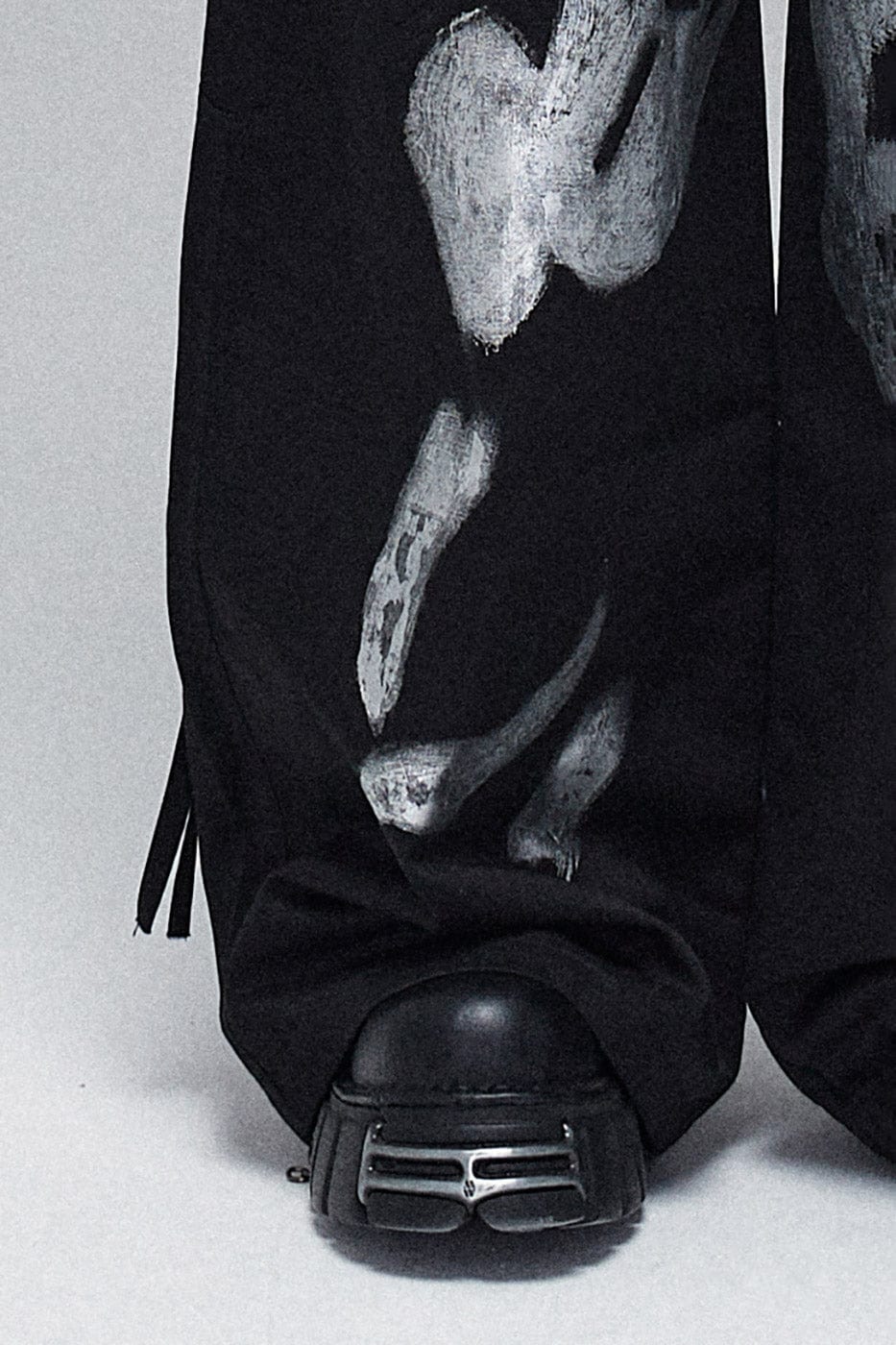 DND4DES Multi-Layered Striped Graffiti Cargo Pants
