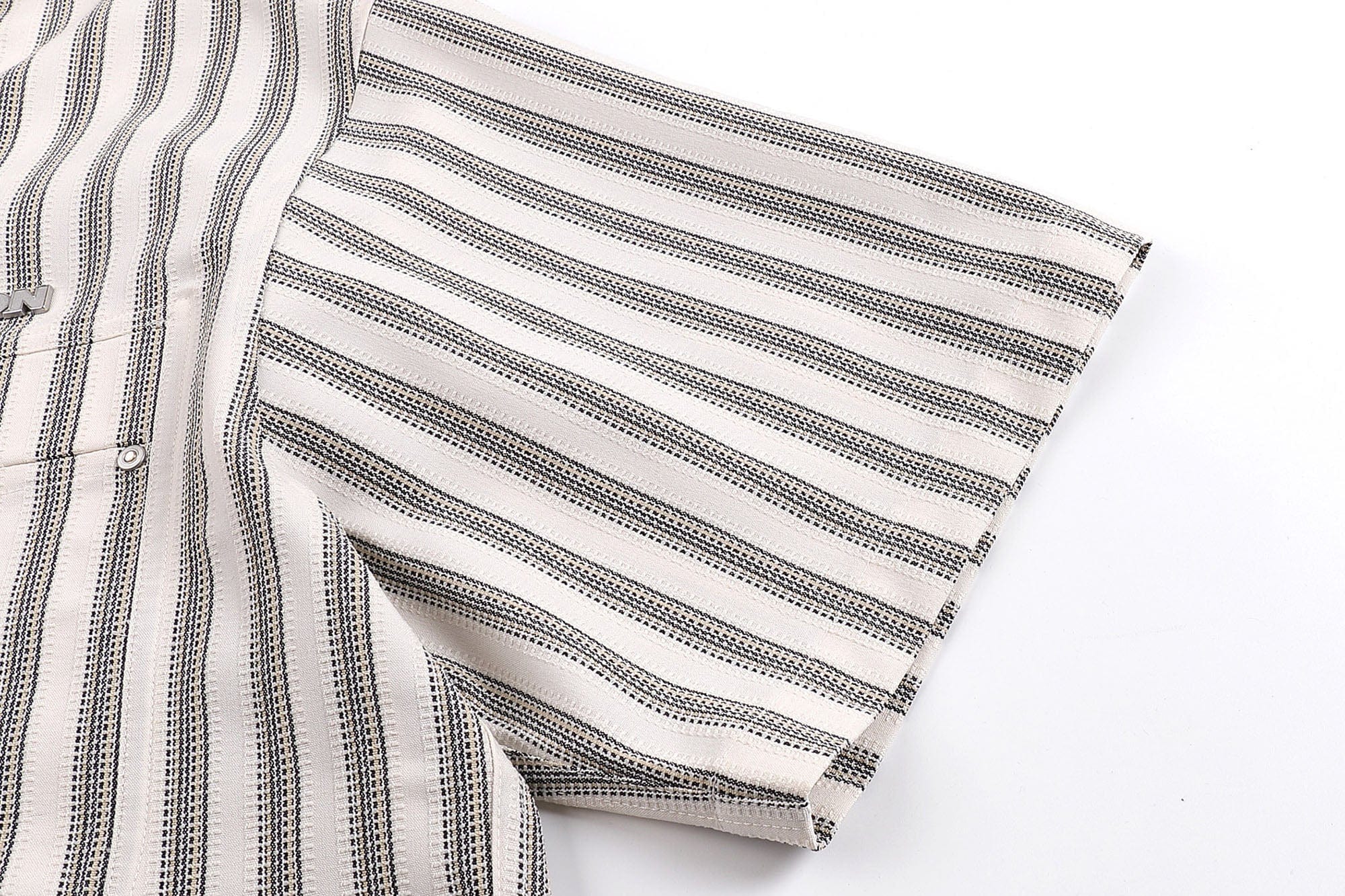 FACEONLAB Retro Textured Contrast Stripe Half Shirt
