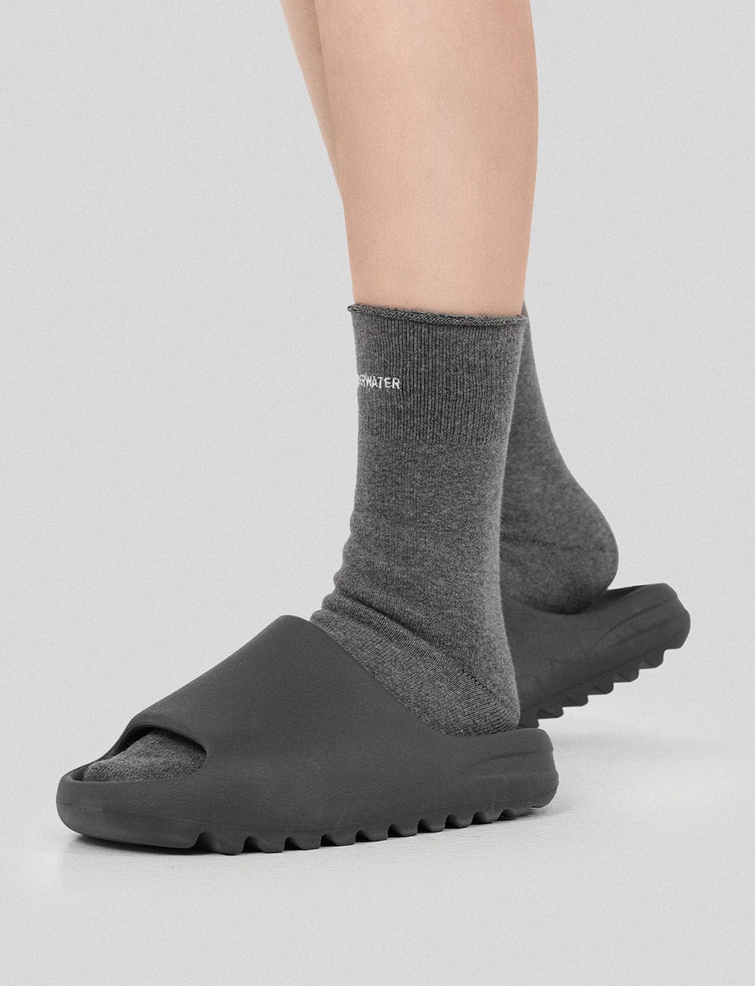 UNDERWATER Embroidered Socks Grey