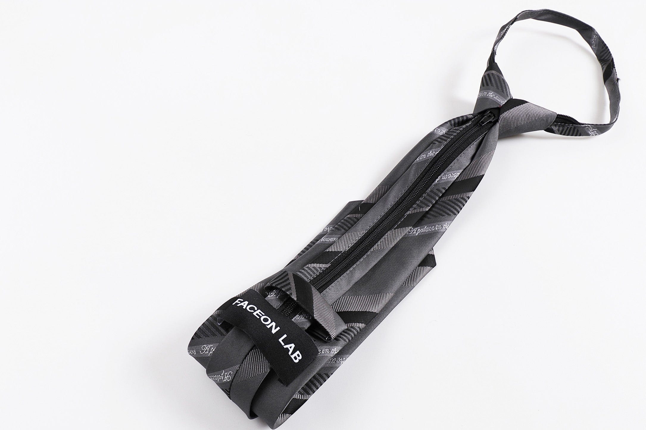 FACEONLAB Slanted Striped Zip Tie