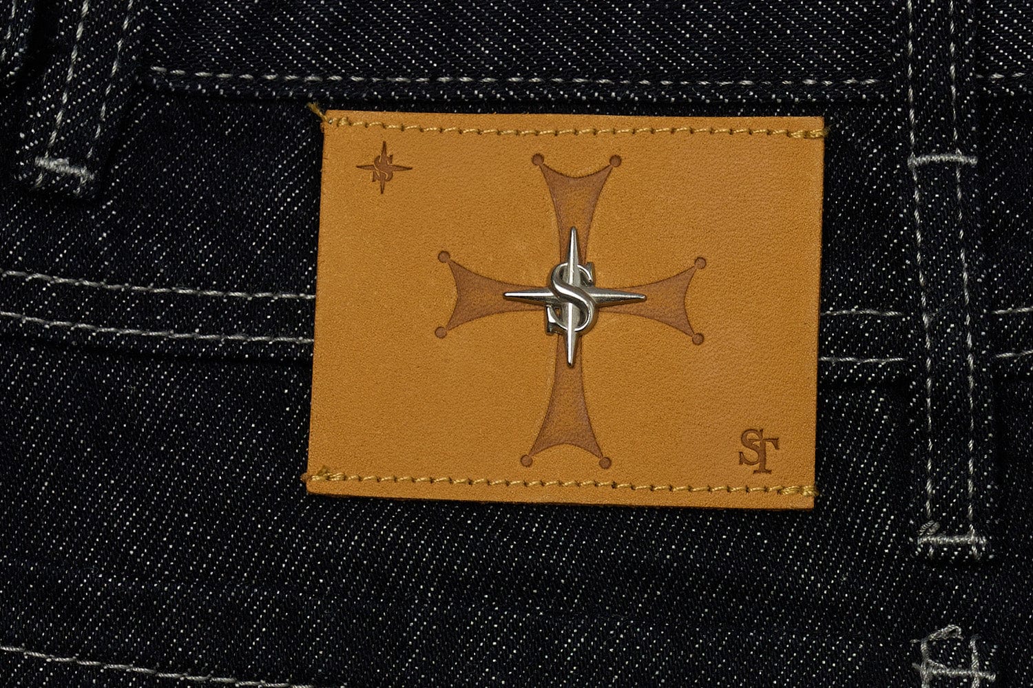 STEEPC Layered-Pockets Double-Waistband Raw Jeans