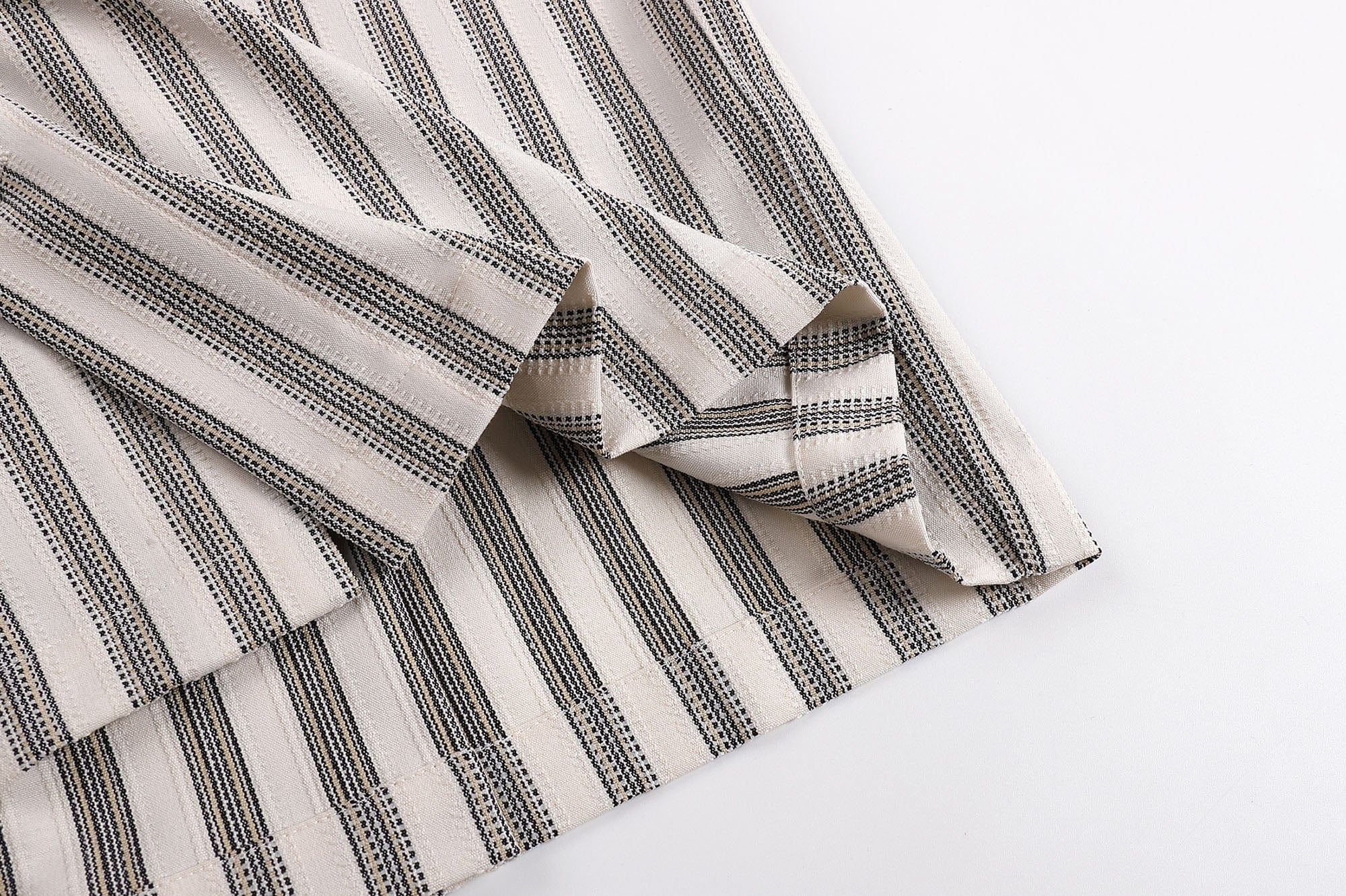 FACEONLAB Retro Textured Contrast Stripe Half Shirt