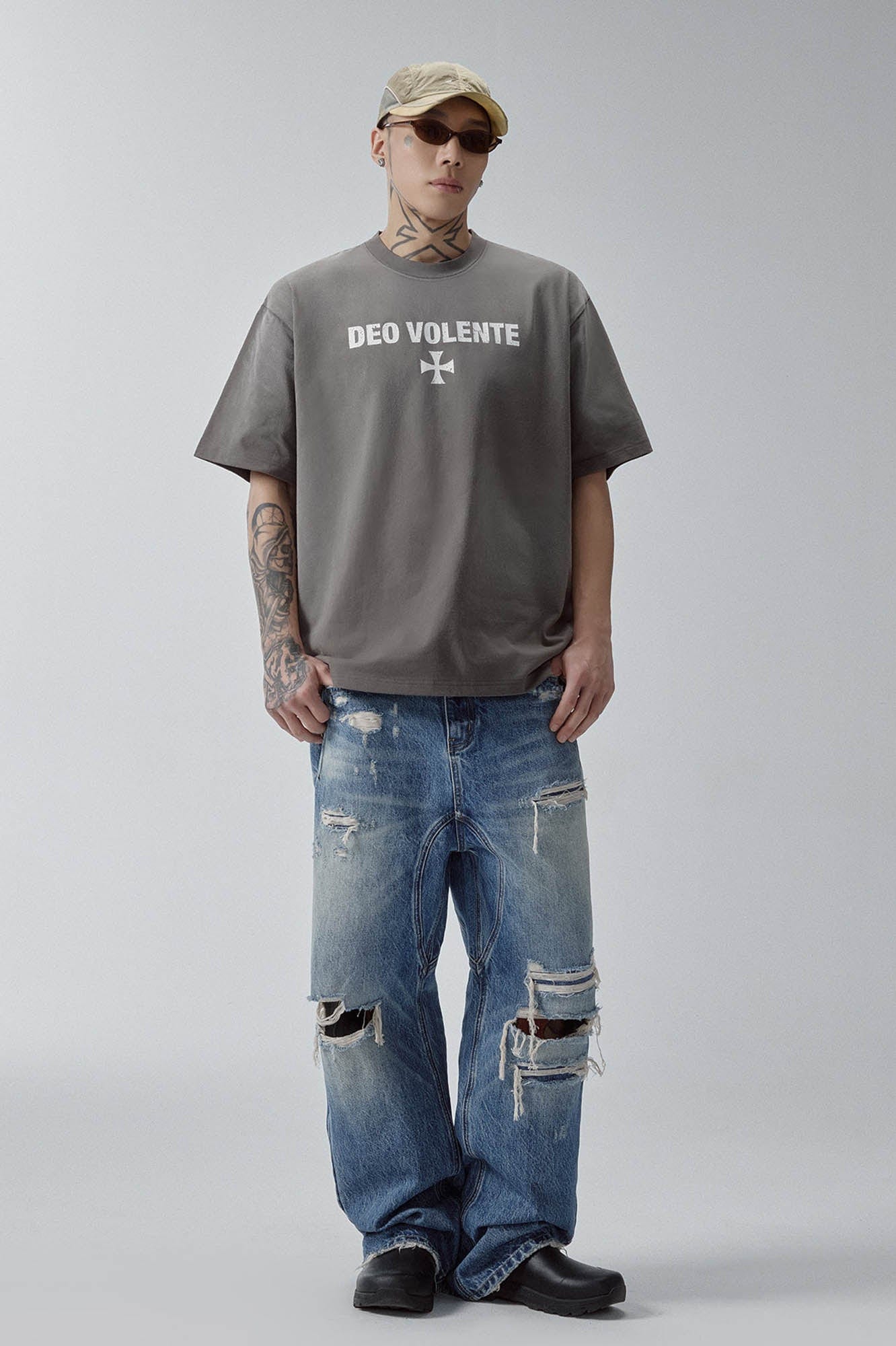 F2CE Distressed Shield Graphic Heavyweight T-Shirt