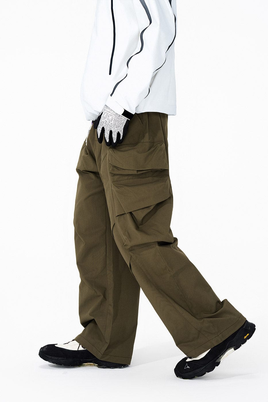 ENSHADOWER Big Pockets Crinkled Oversized Cargo Pants