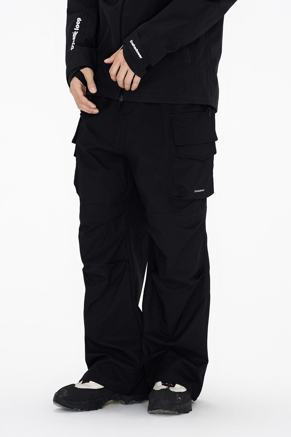 ENSHADOWER Big Pockets Crinkled Straight Pants