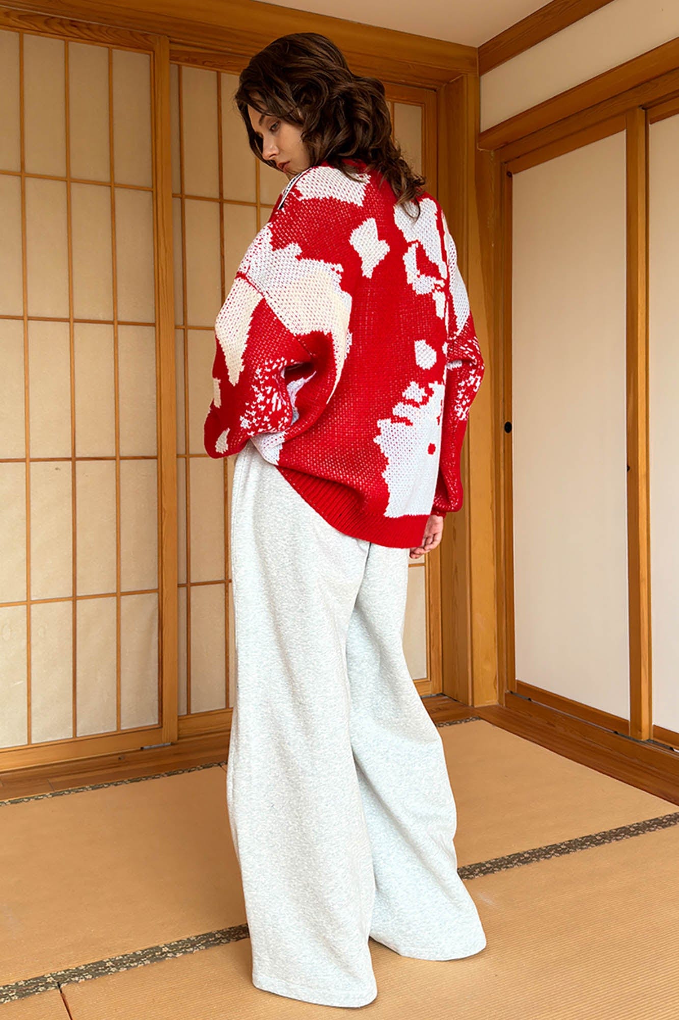 MIICHOUS Annan Lake Abstract Crewneck Sweater