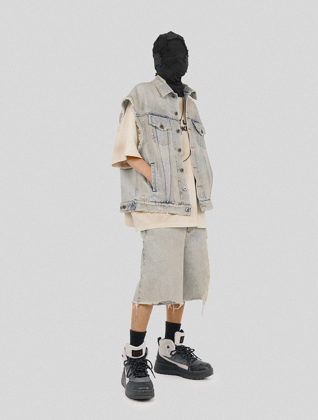 UNDERWATER Raw Edge Washed Denim Shorts