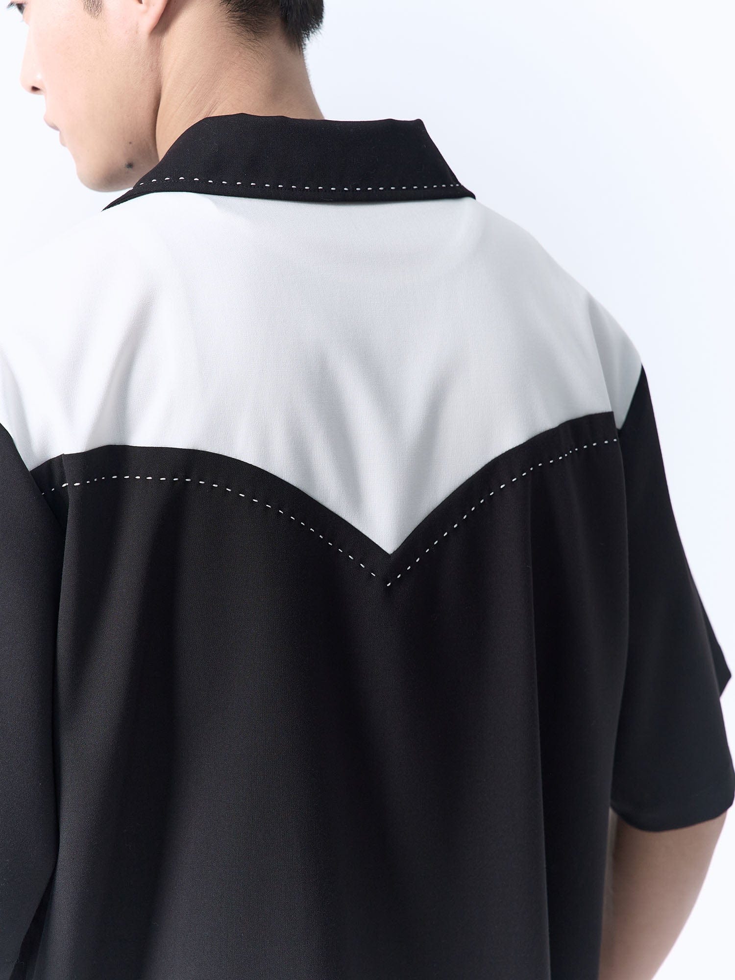 IN EXISTENCE Contrast-Panel Stitch Half Shirt