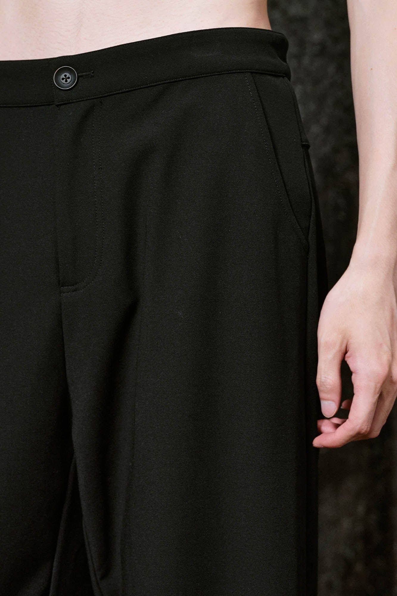 ILNya Nieternite Nifutur Back Tab Embroidered Flared Trousers
