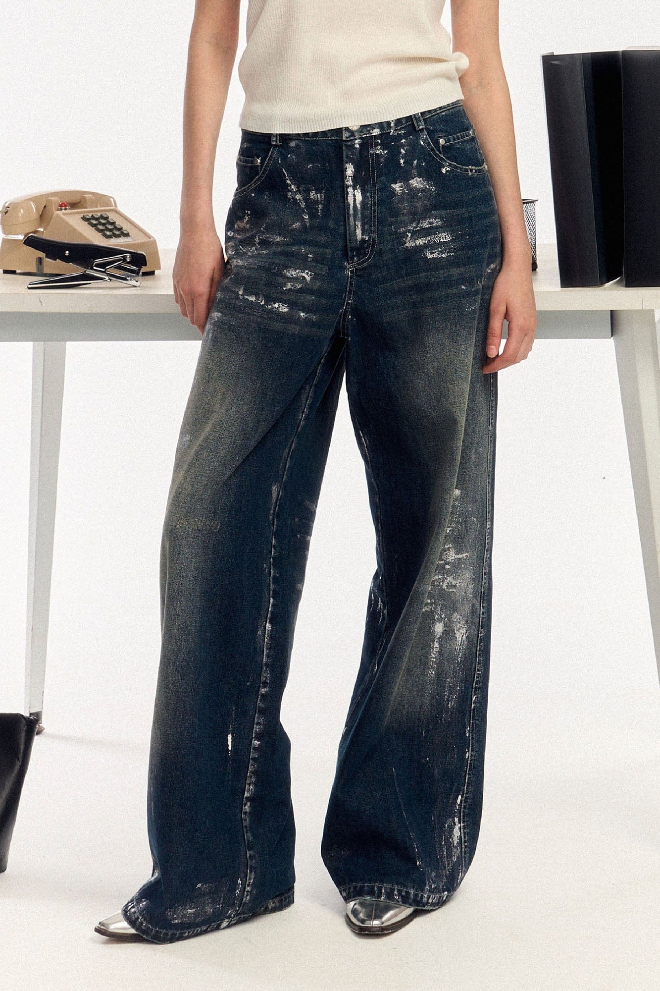 OIPWORD Silver-Brushed Distressed Wide-Leg Jeans