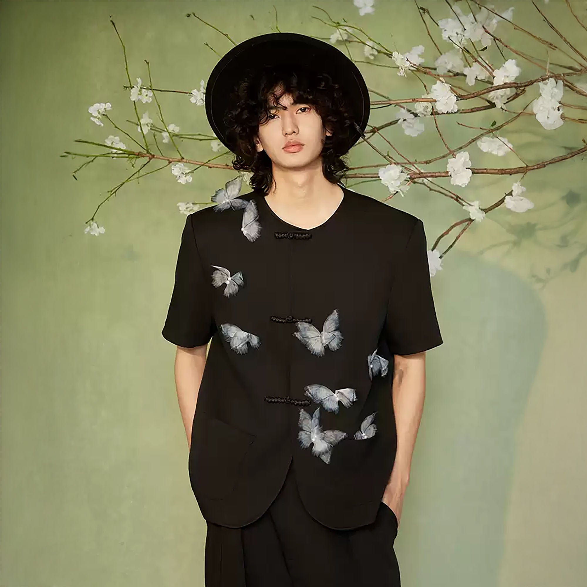 JIECHI Flying Butterfly Frog Button T-Shirt