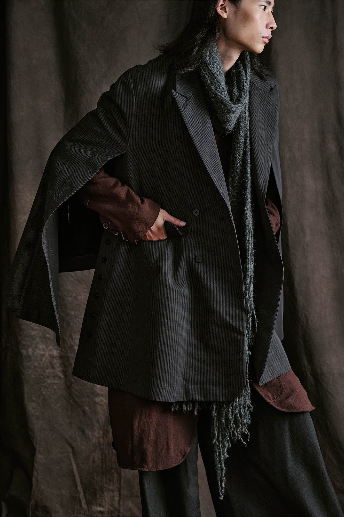 ILNya Nieternite Nifutur Mini Houndstooth Peak Lapel Slit Cape Coat