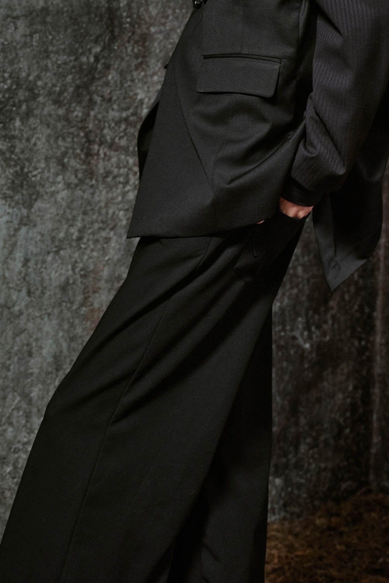 ILNya Nieternite Nifutur Back Tab Embroidered Flared Trousers