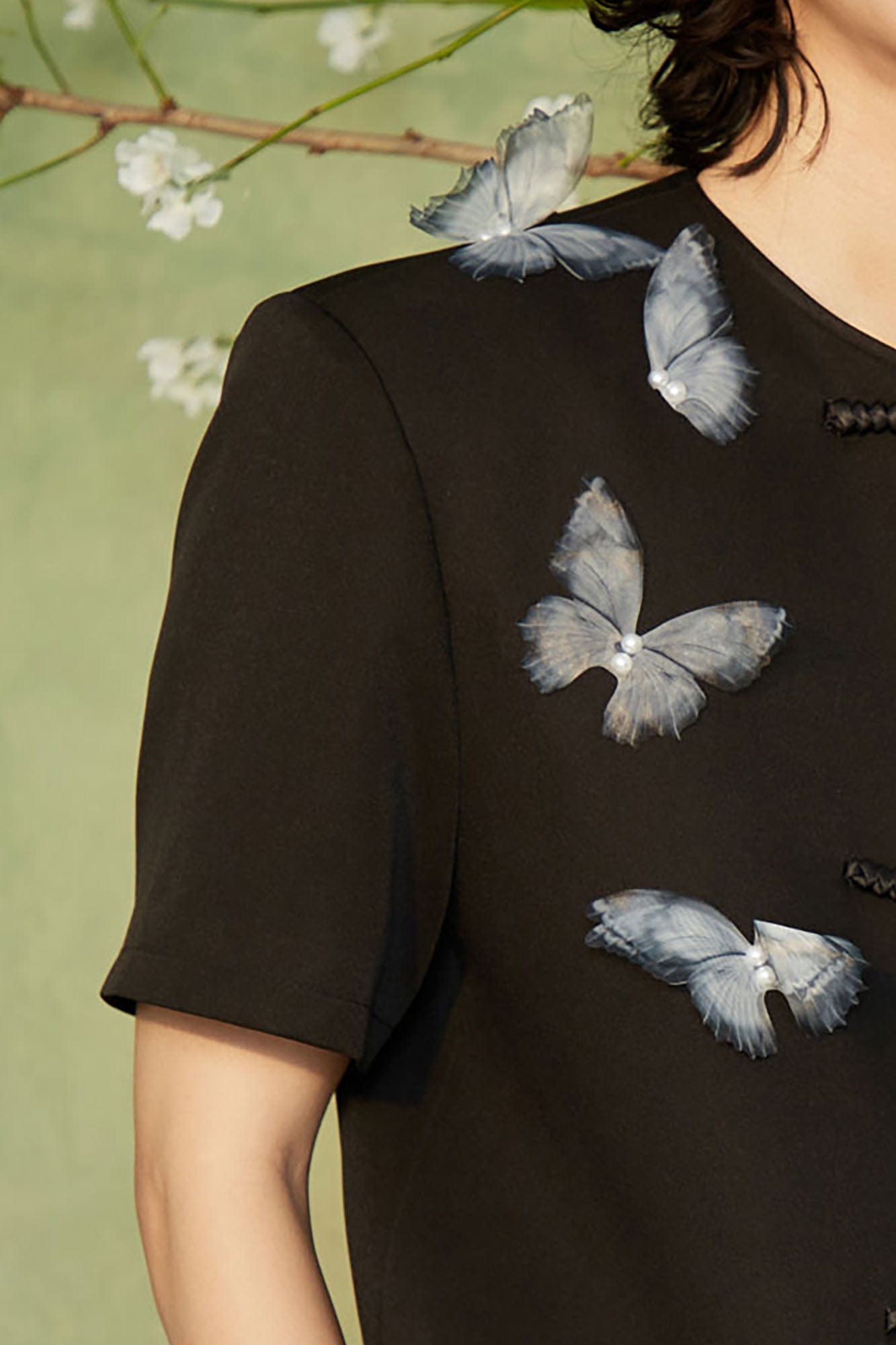 JIECHI Flying Butterfly Frog Button T-Shirt