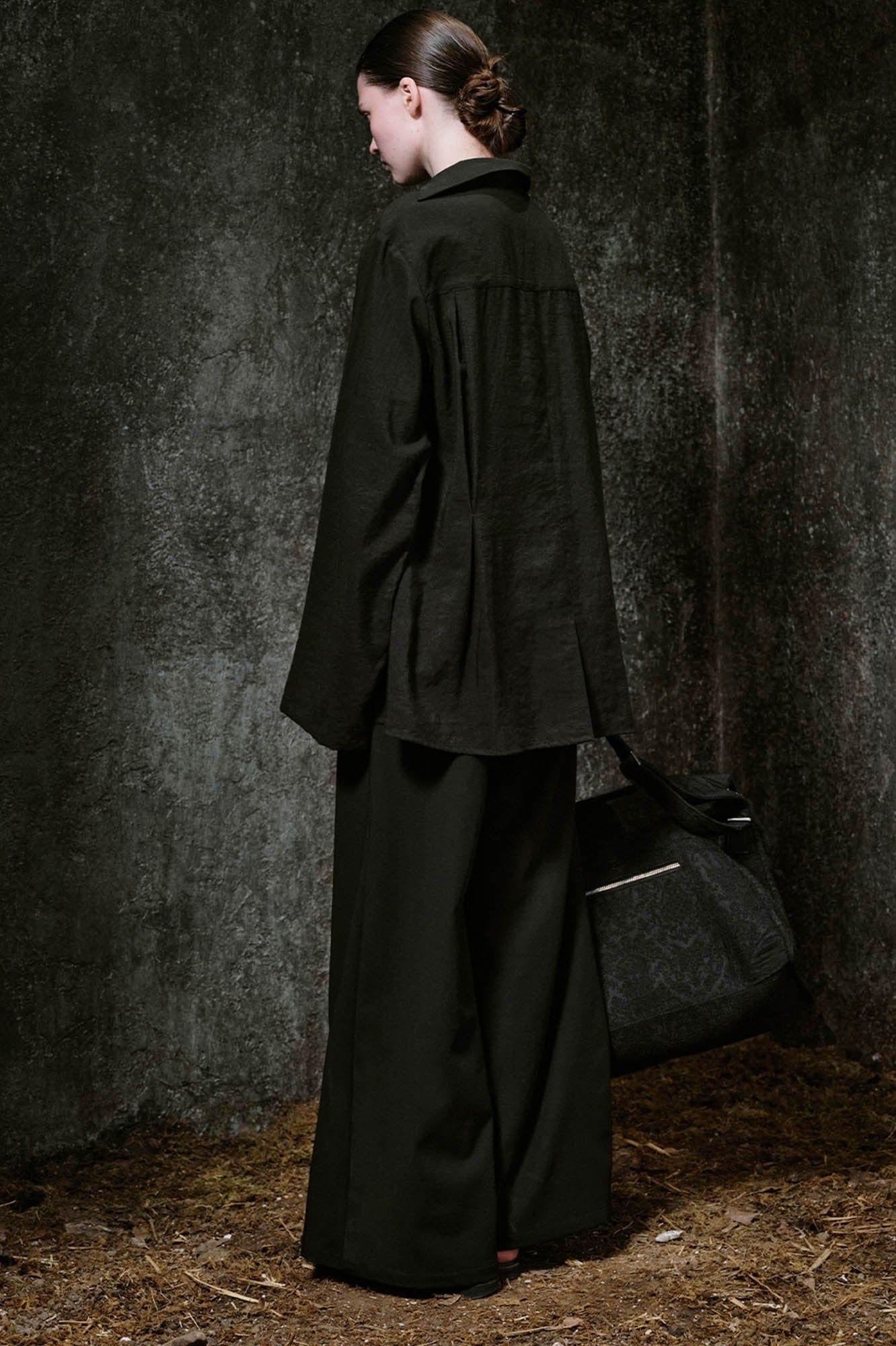 ILNya Nieternite Nifutur Back Tab Embroidered Flared Trousers
