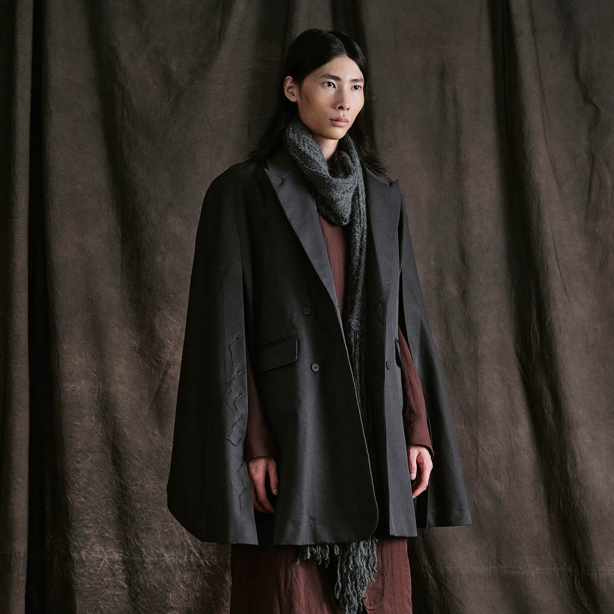 ILNya Nieternite Nifutur Mini Houndstooth Peak Lapel Slit Cape Coat