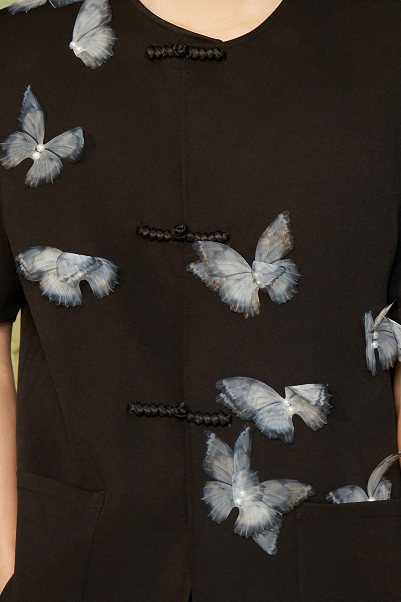 JIECHI Flying Butterfly Frog Button T-Shirt