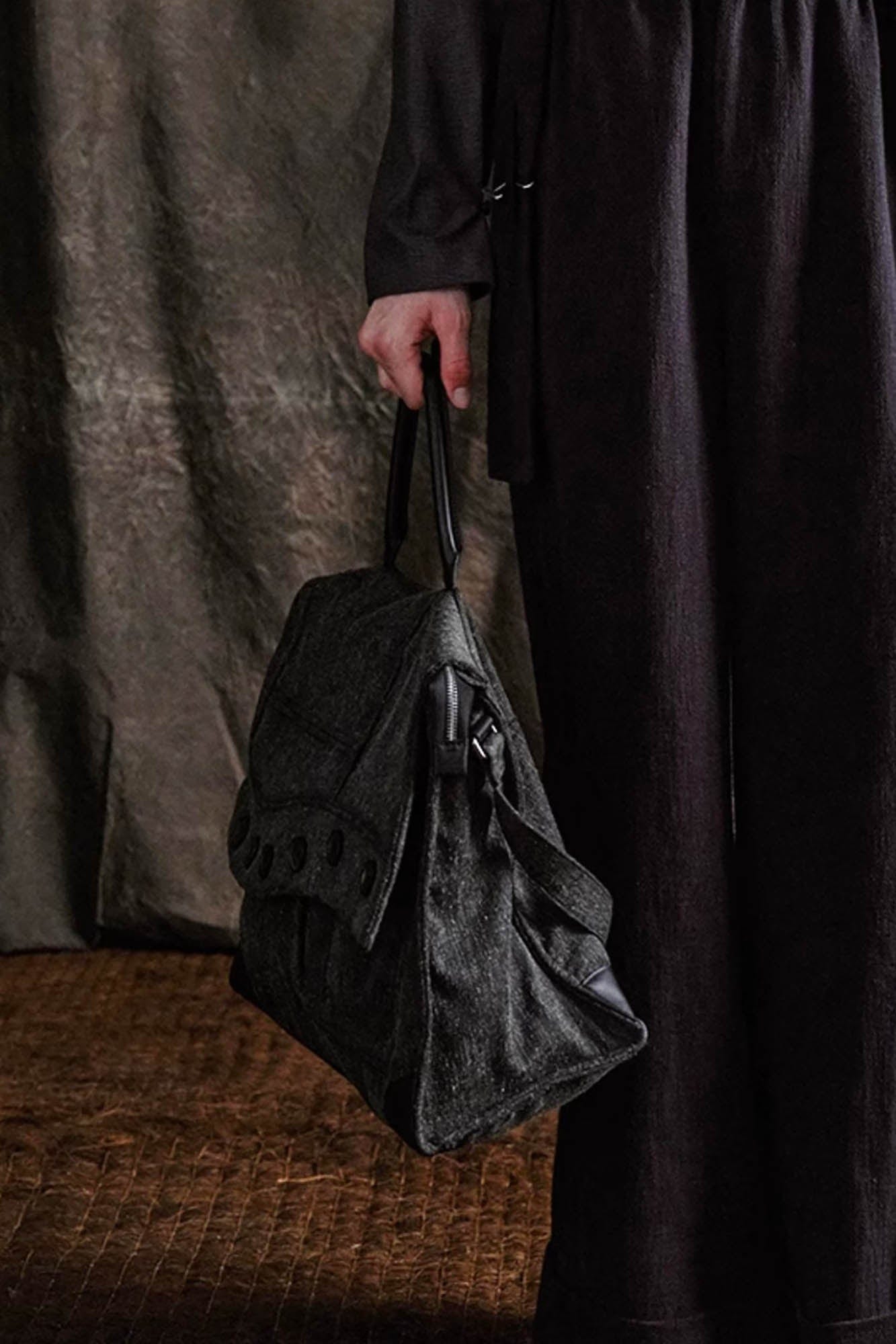 ILNya Nieternite Nifutur Asymmetrical Buttoned Shoulder bag