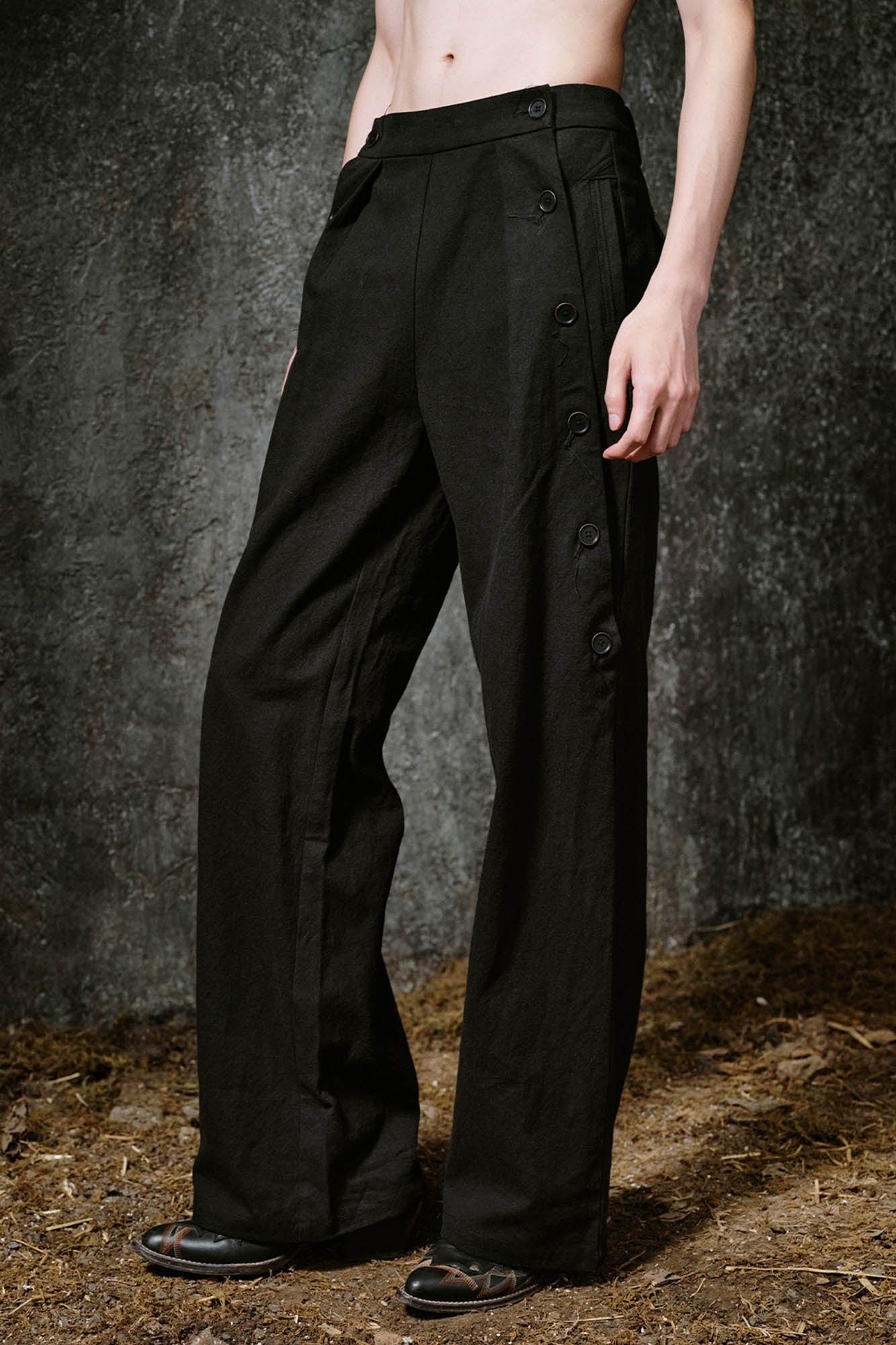 ILNya Nieternite Nifutur Side Button Pleated Wide-Leg Trousers