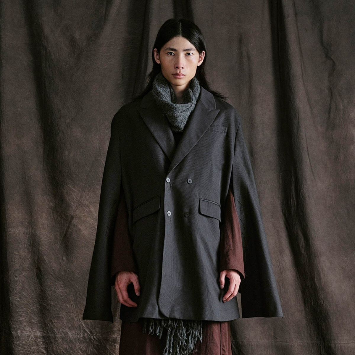 ILNya Nieternite Nifutur Mini Houndstooth Peak Lapel Slit Cape Coat