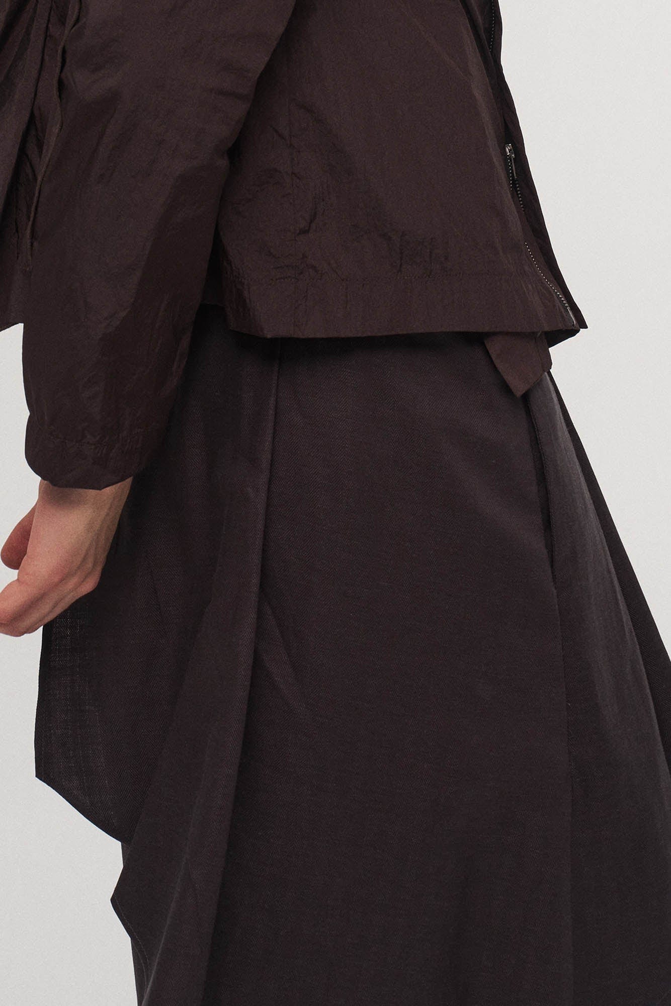 ILNya Nieternite Nifutur Asymmetrical Draped Pleated Shorts