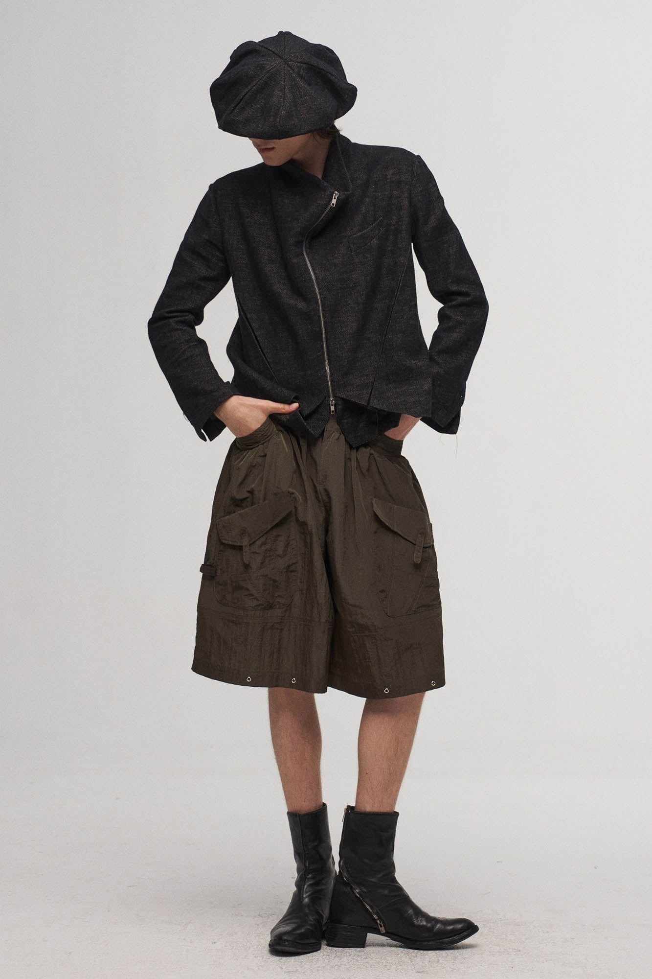 ILNya Nieternite Nifutur Multi-Pocket Crinkled Oversized Shorts