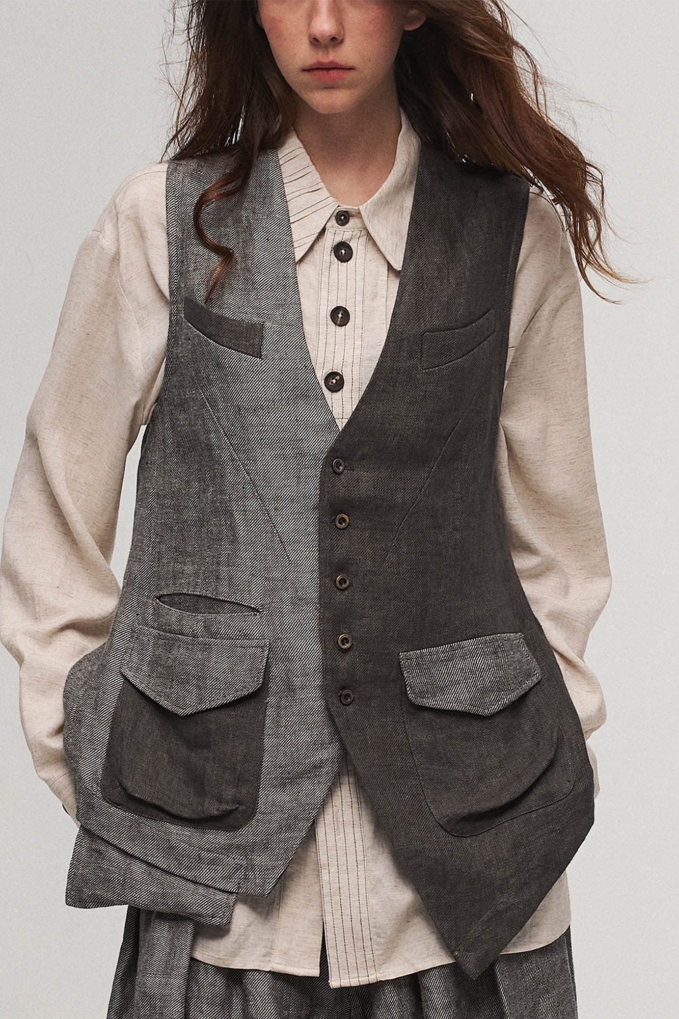 ILNya Nieternite Nifutur Asymmetrical Panelled Contrast Back-Tie Vest Gray