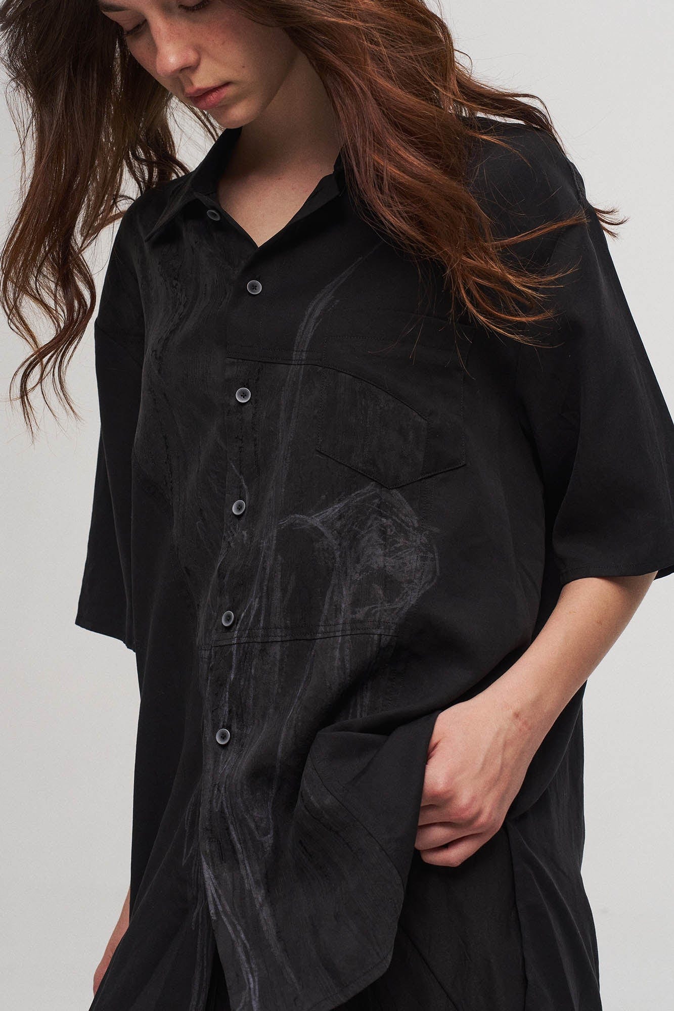 ILNya Nieternite Nifutur Dark Angel Paneled Half Shirt