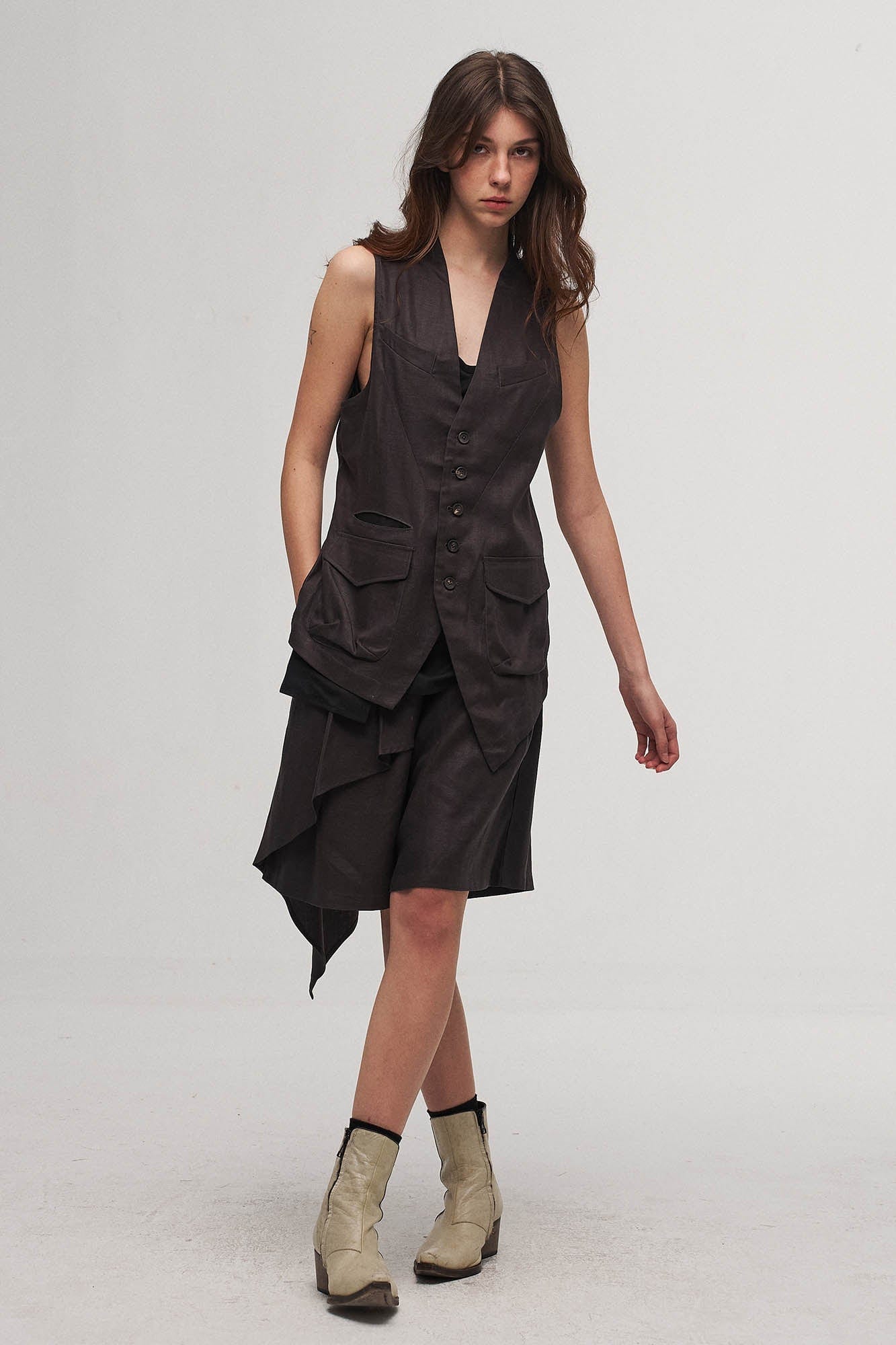 ILNya Nieternite Nifutur Asymmetrical Draped Pleated Shorts