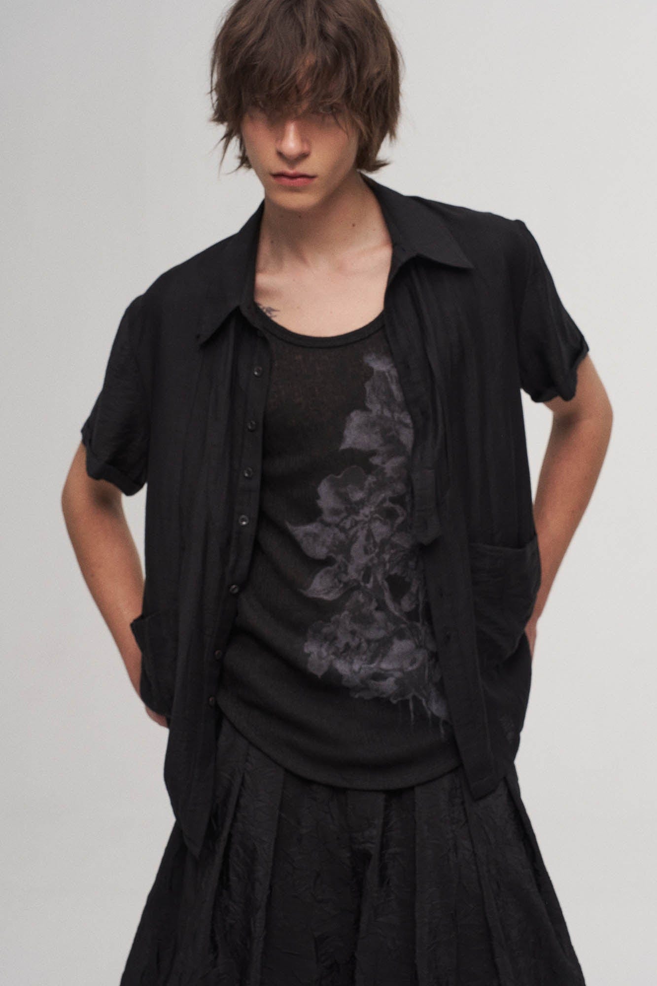 ILNya Nieternite Nifutur Stripe Crinkled Spliced Layered Collar T-Shirt Black