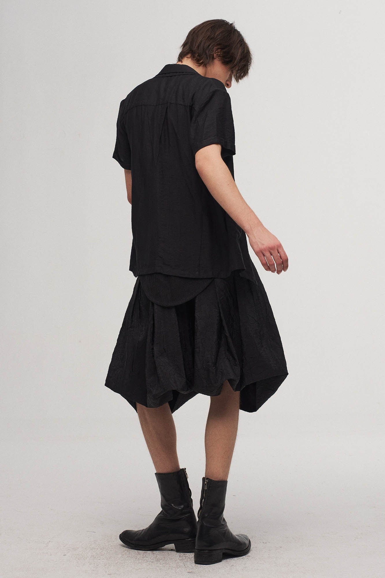 ILNya Nieternite Nifutur Stripe Crinkled Spliced Layered Collar T-Shirt Black