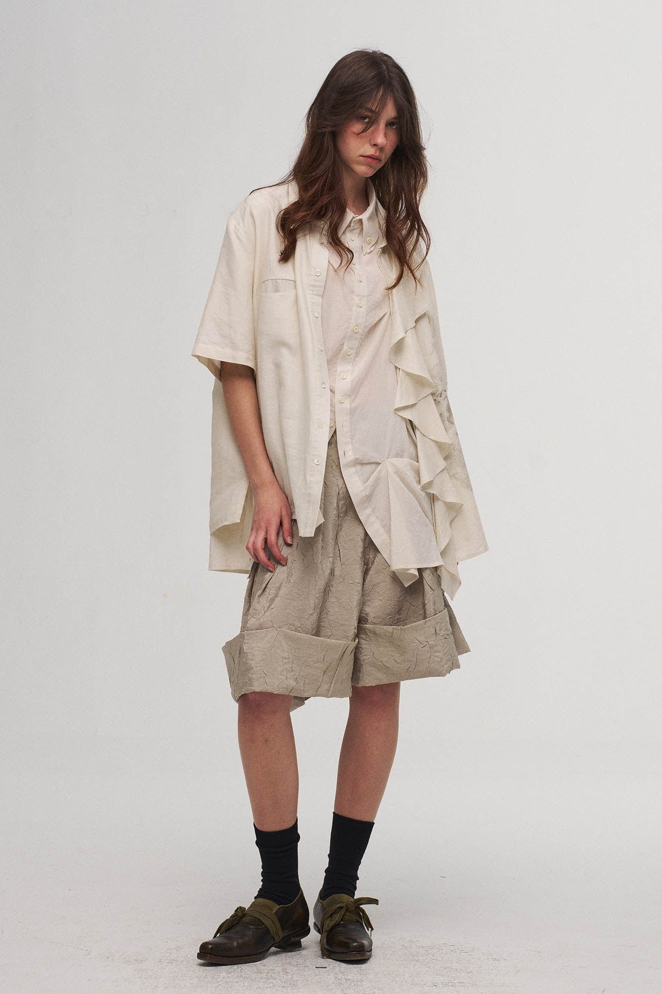 ILNya Nieternite Nifutur Asymmetrical Ruffle Iris Half Shirt