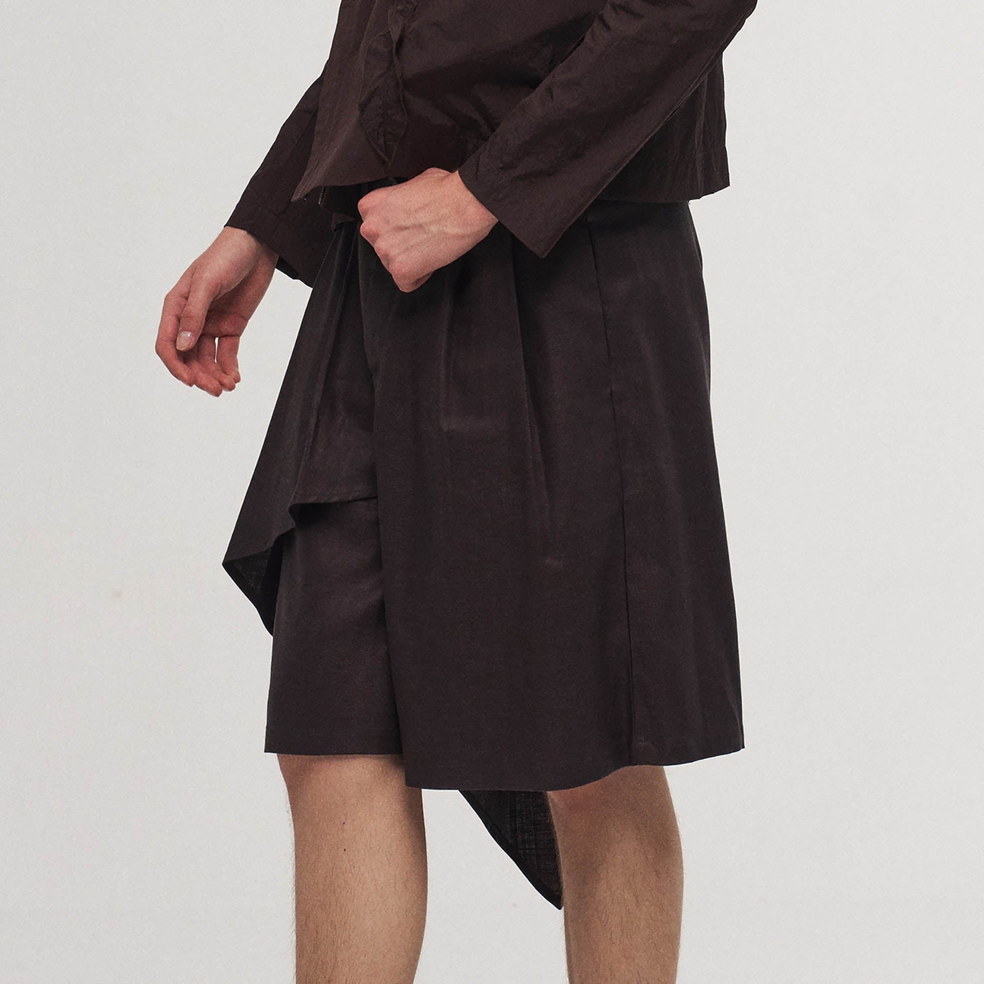 ILNya Nieternite Nifutur Asymmetrical Draped Pleated Shorts