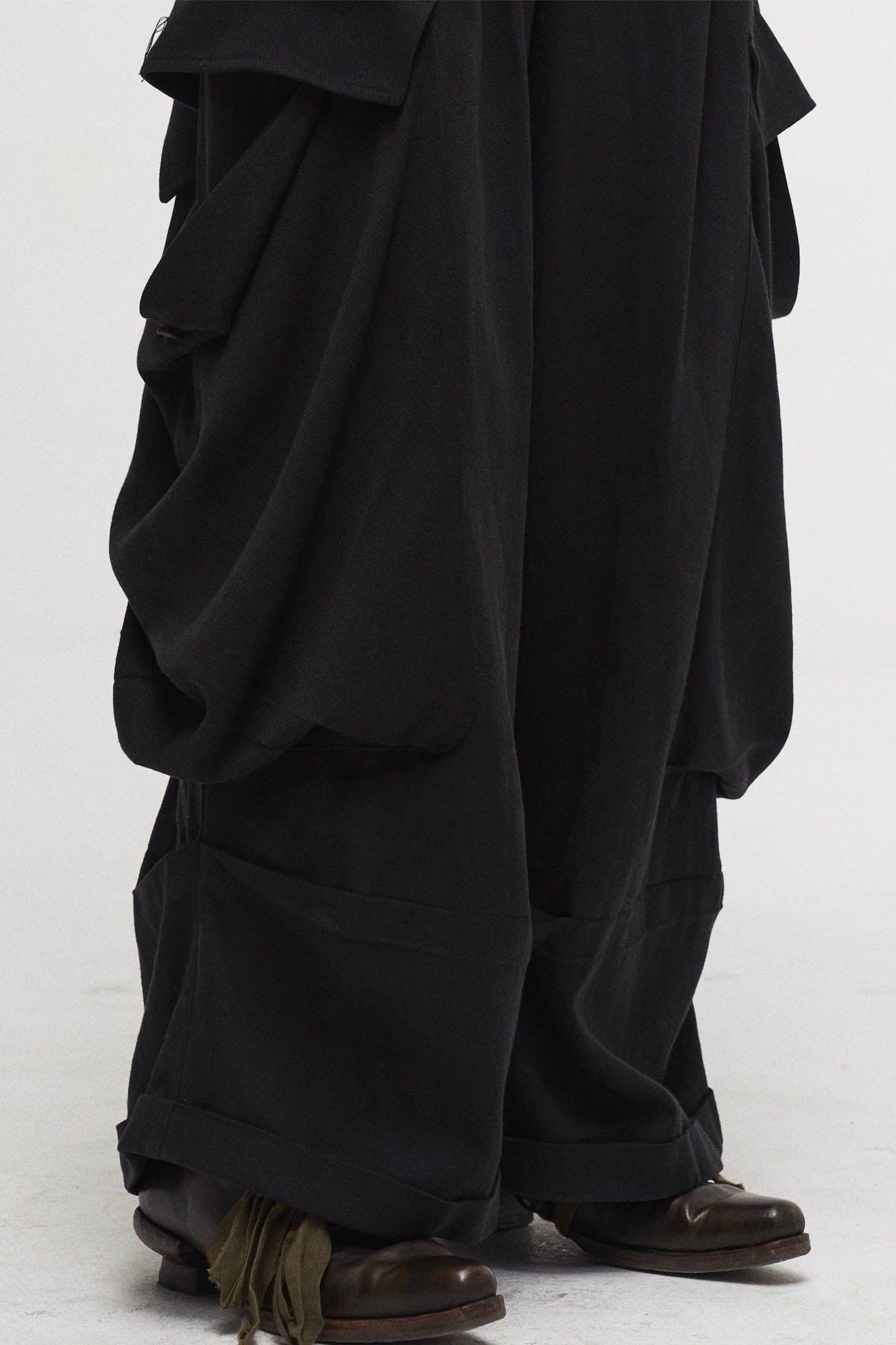 ILNya Nieternite Nifutur Draped Big-Pocket Wide-Leg Cargo Pants