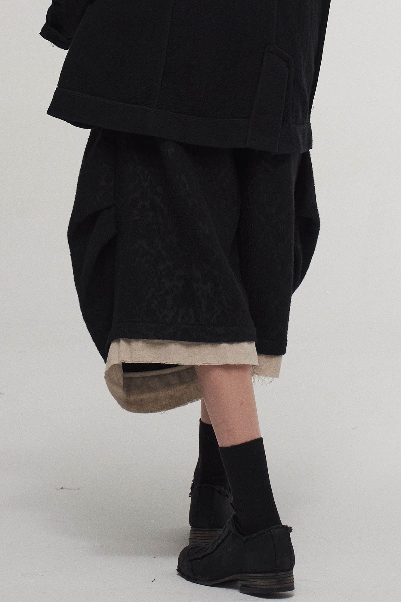 ILNya Nieternite Nifutur Jacquard Layered Raw Edge Balloon Shorts