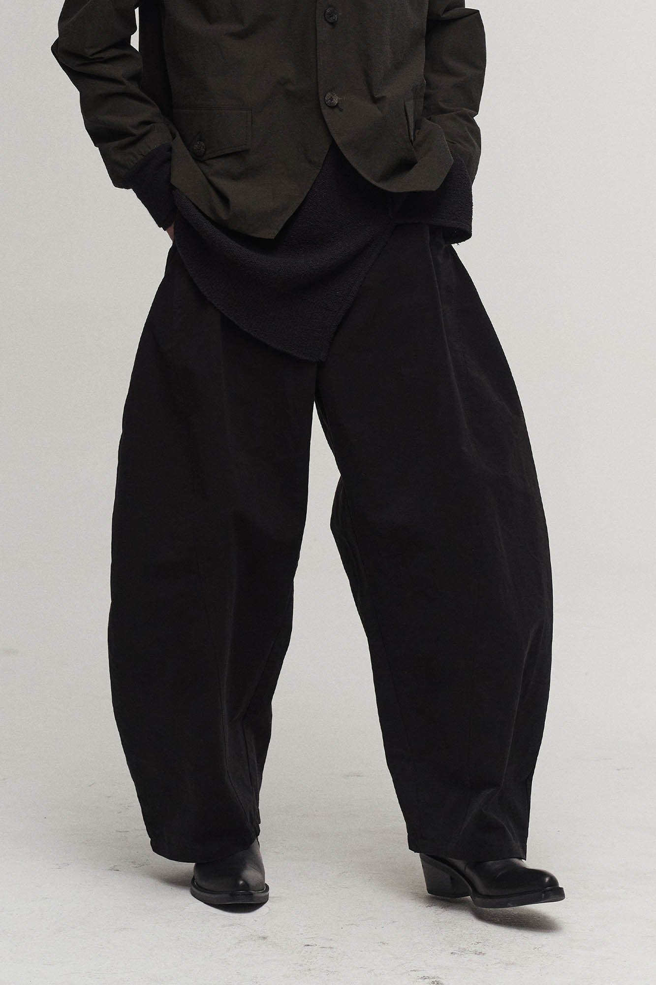 ILNya Nieternite Nifutur High-Waisted Pleated Wide-Leg Pants