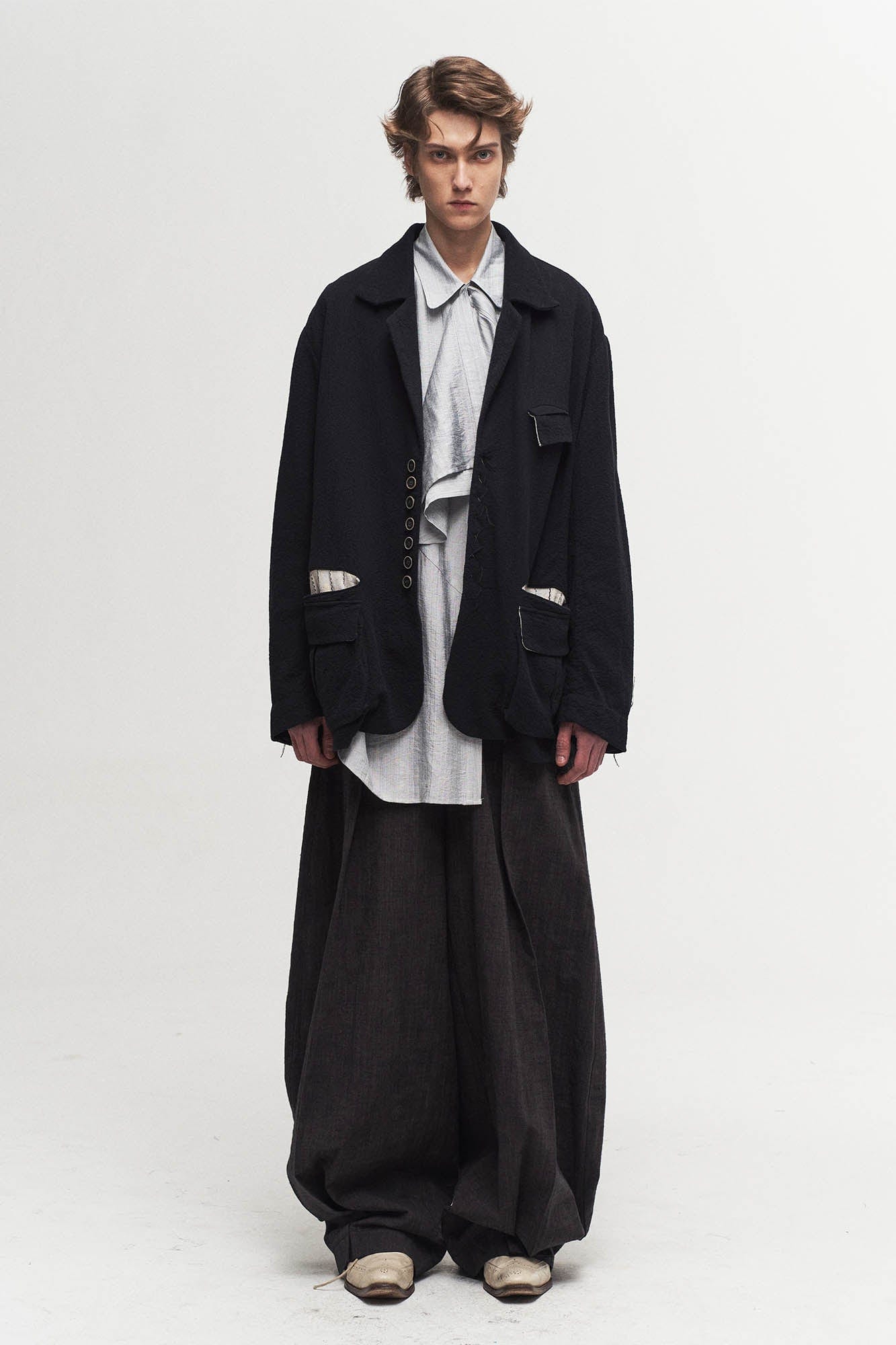 ILNya Nieternite Nifutur Pleated Curved Oversized Pants