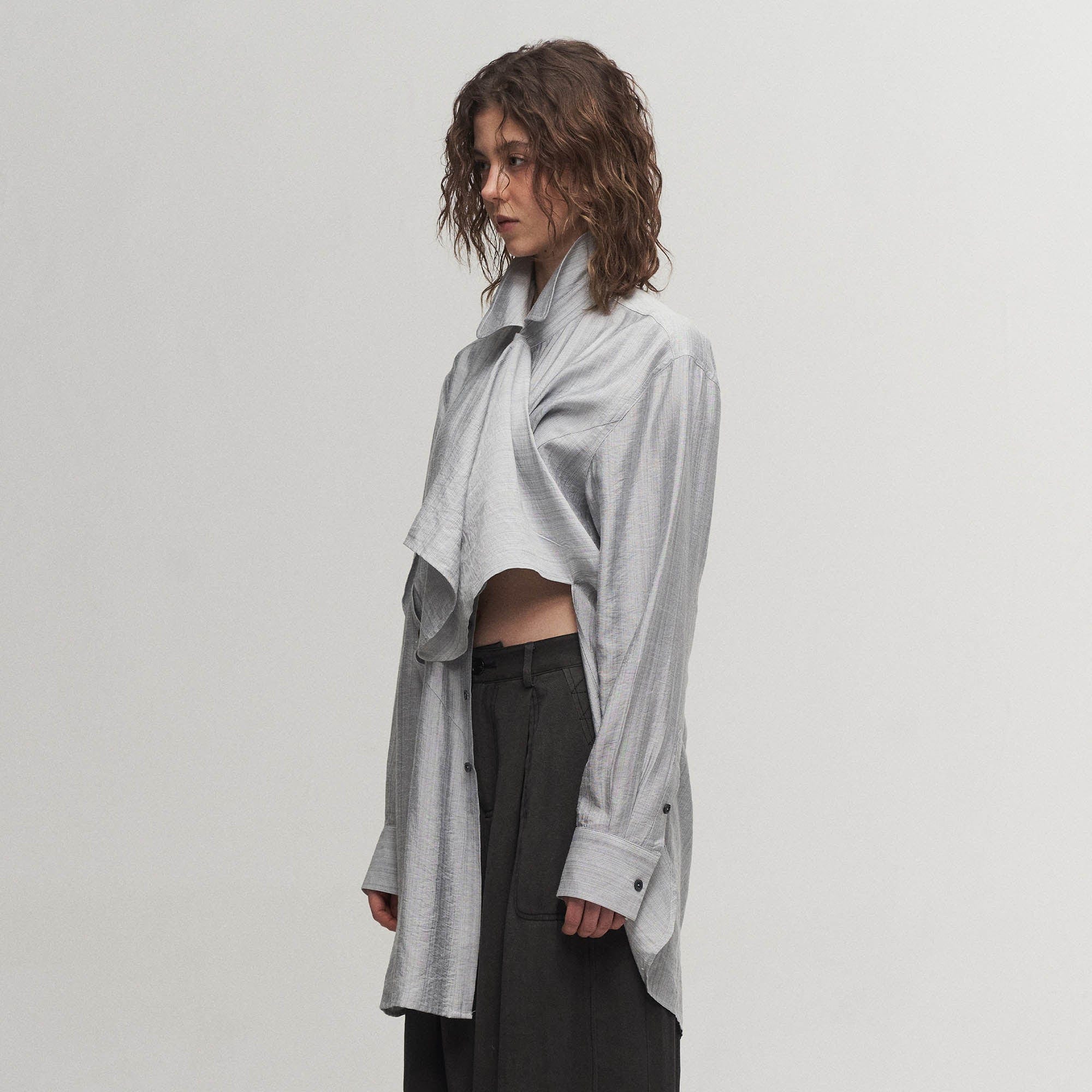 ILNya Nieternite Nifutur Arc Spliced Draped Long Shirt Bluish Silver