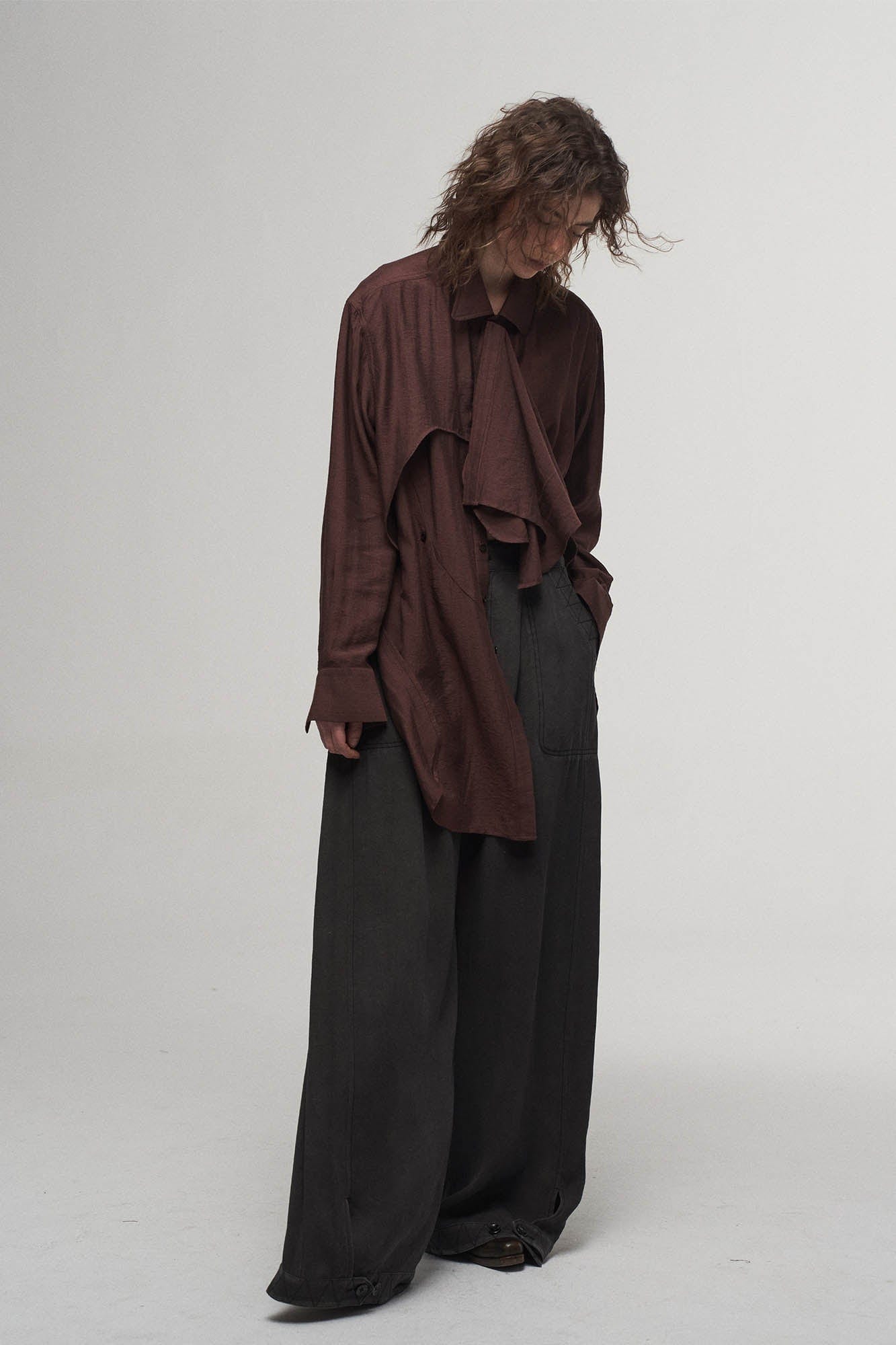 ILNya Nieternite Nifutur Arc Spliced Draped Long Shirt Burgundy